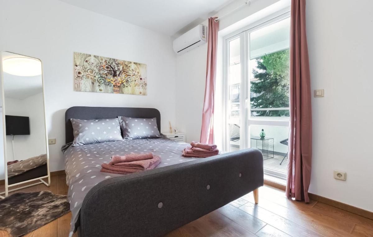 One-Bedroom Apartment - Photo 10