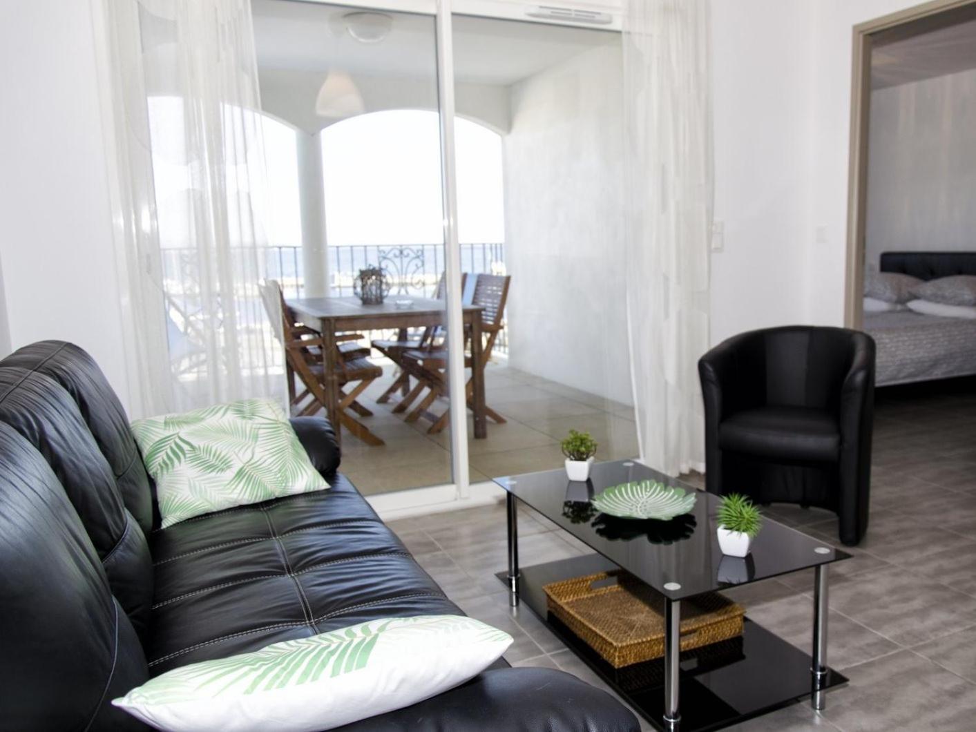 Apartment with Terrace photo 3