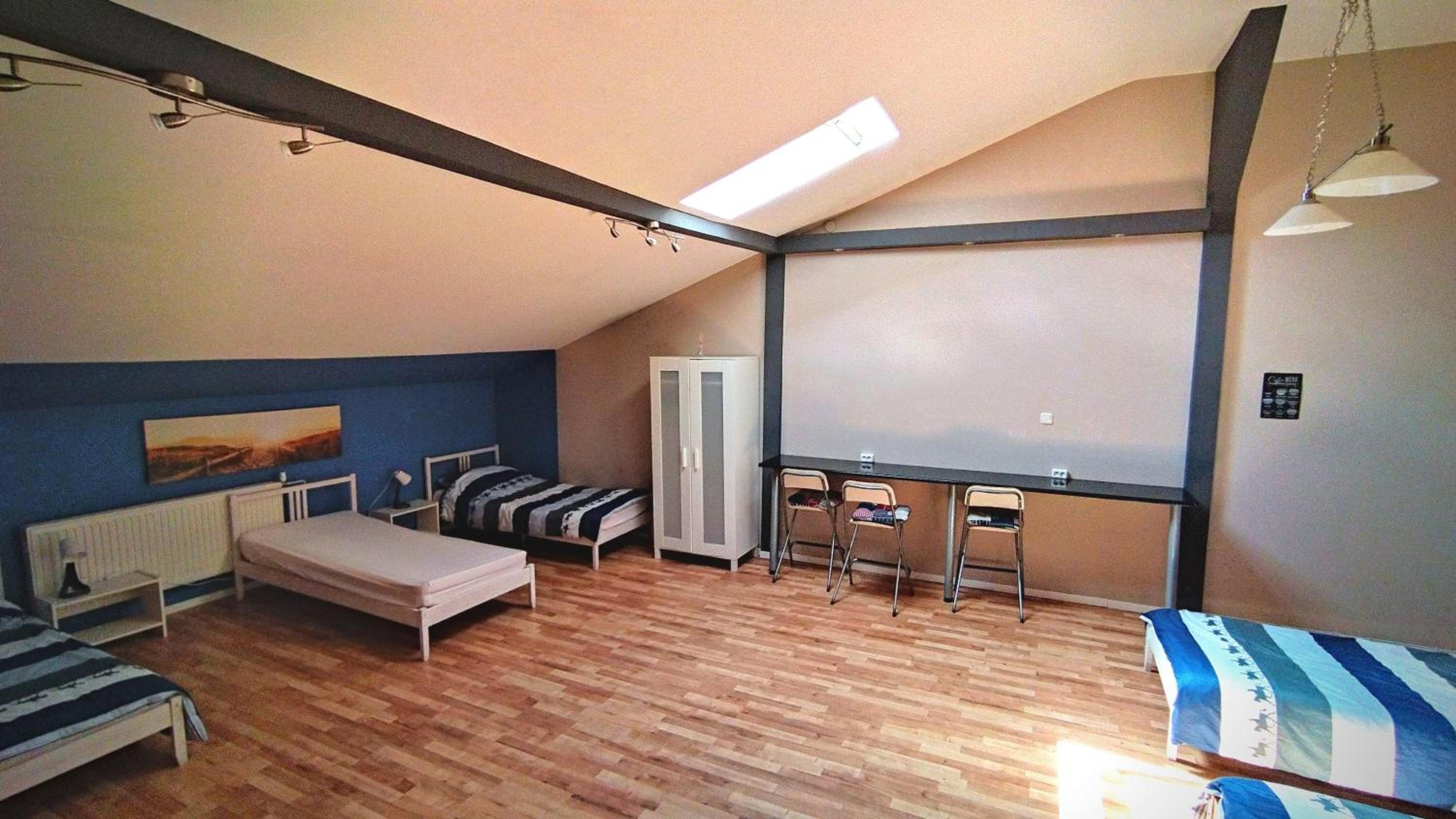 Family Room with Shared Bathroom photo 1
