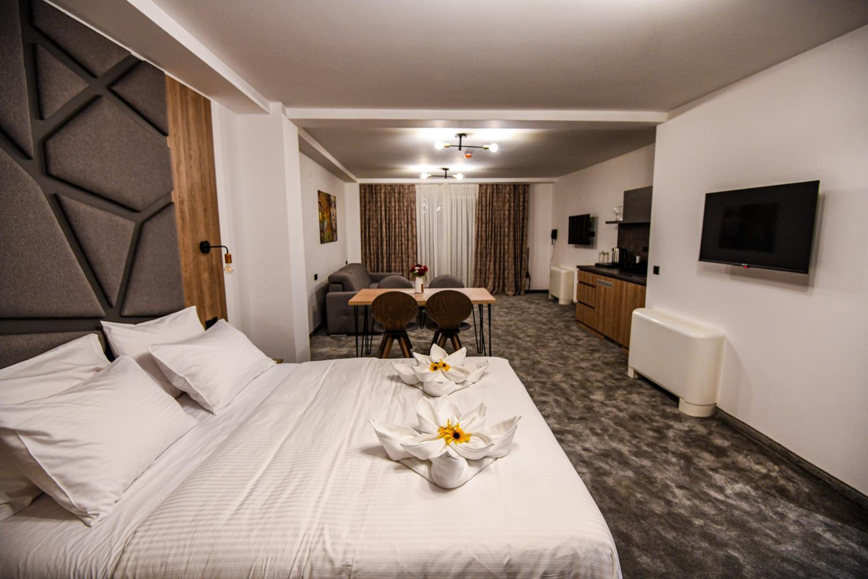Triple Room with Private Bathroom photo 2