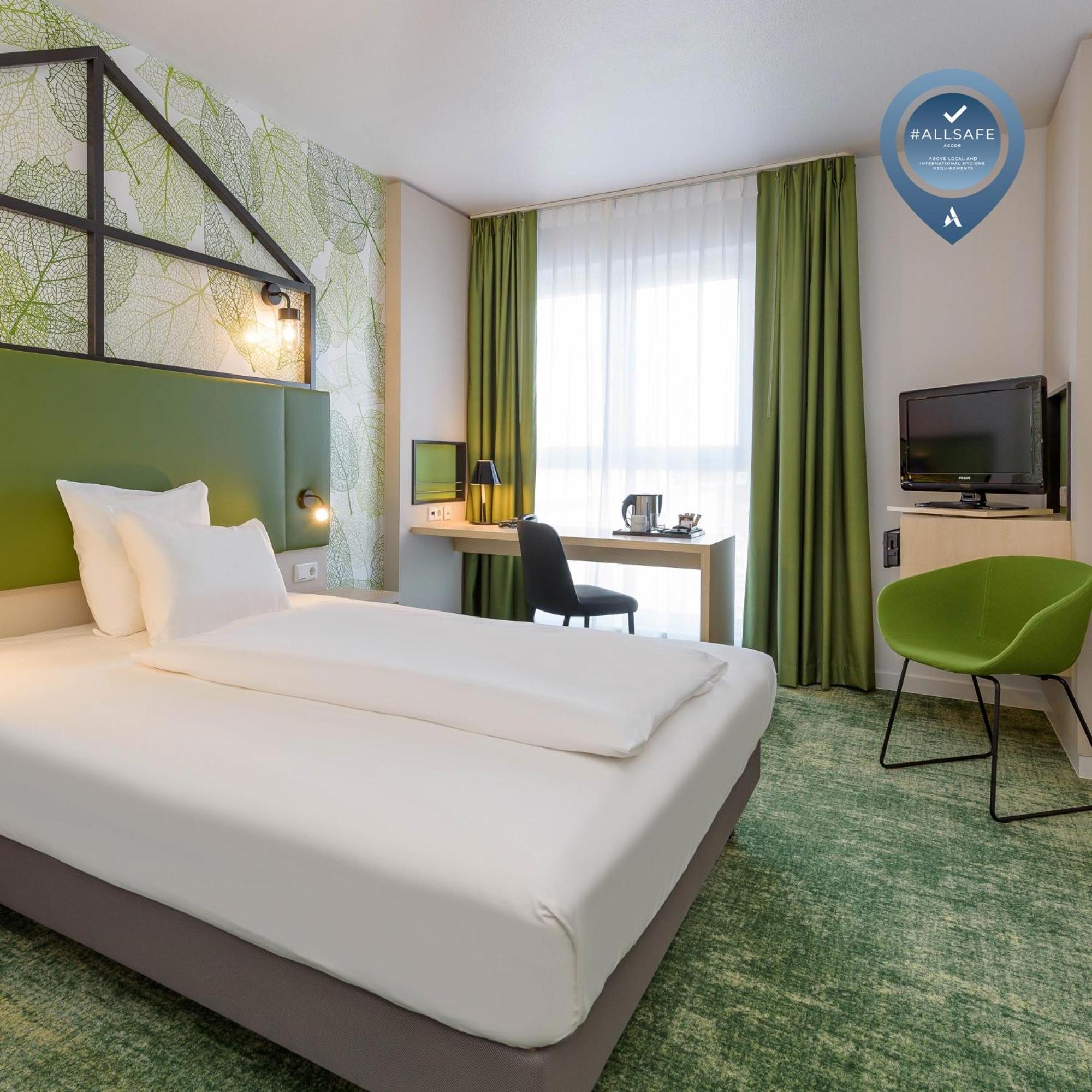 Standard Twin Room - Photo 11