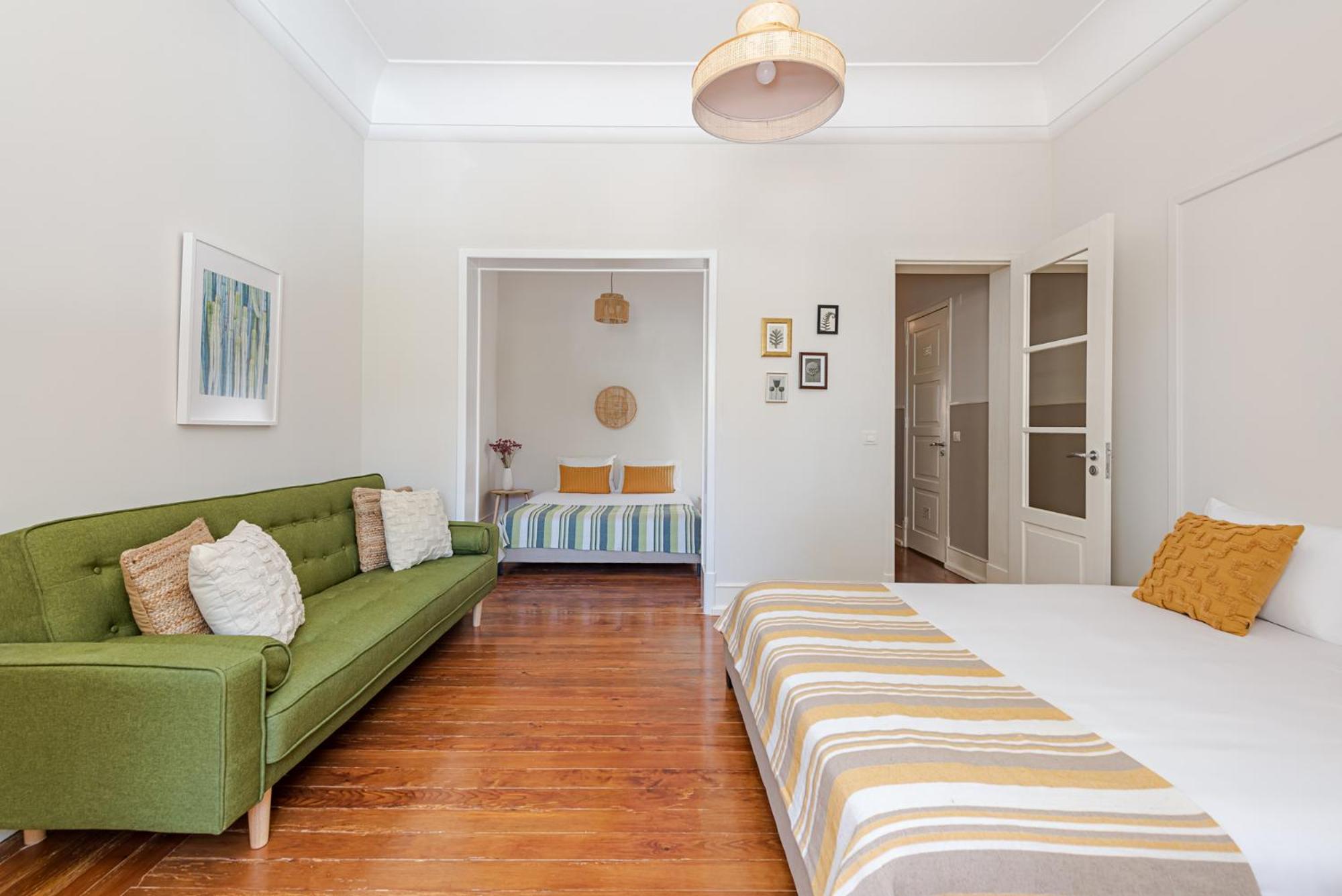 Family Room - Photo 6