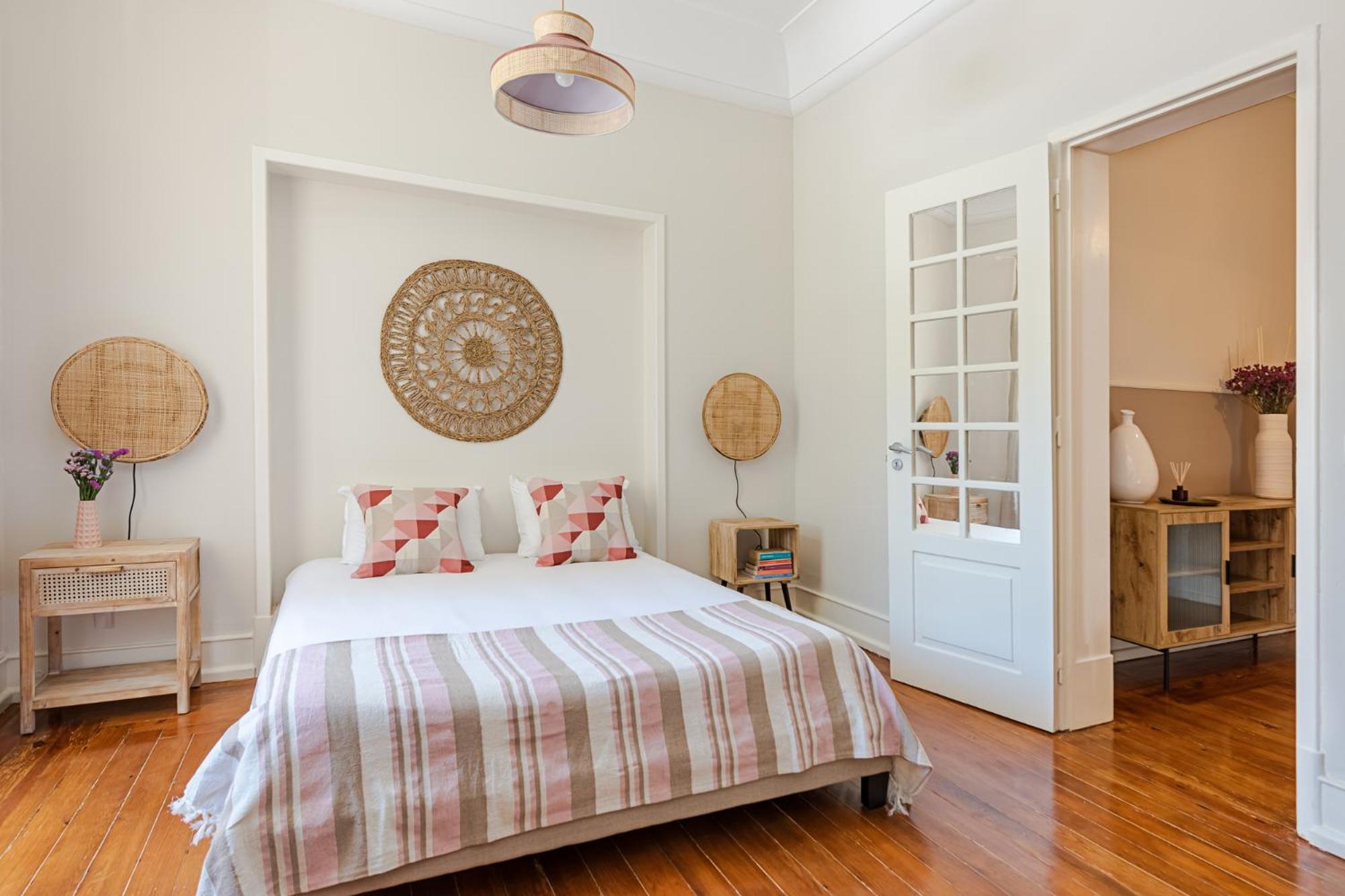 Deluxe Room - Photo 6
