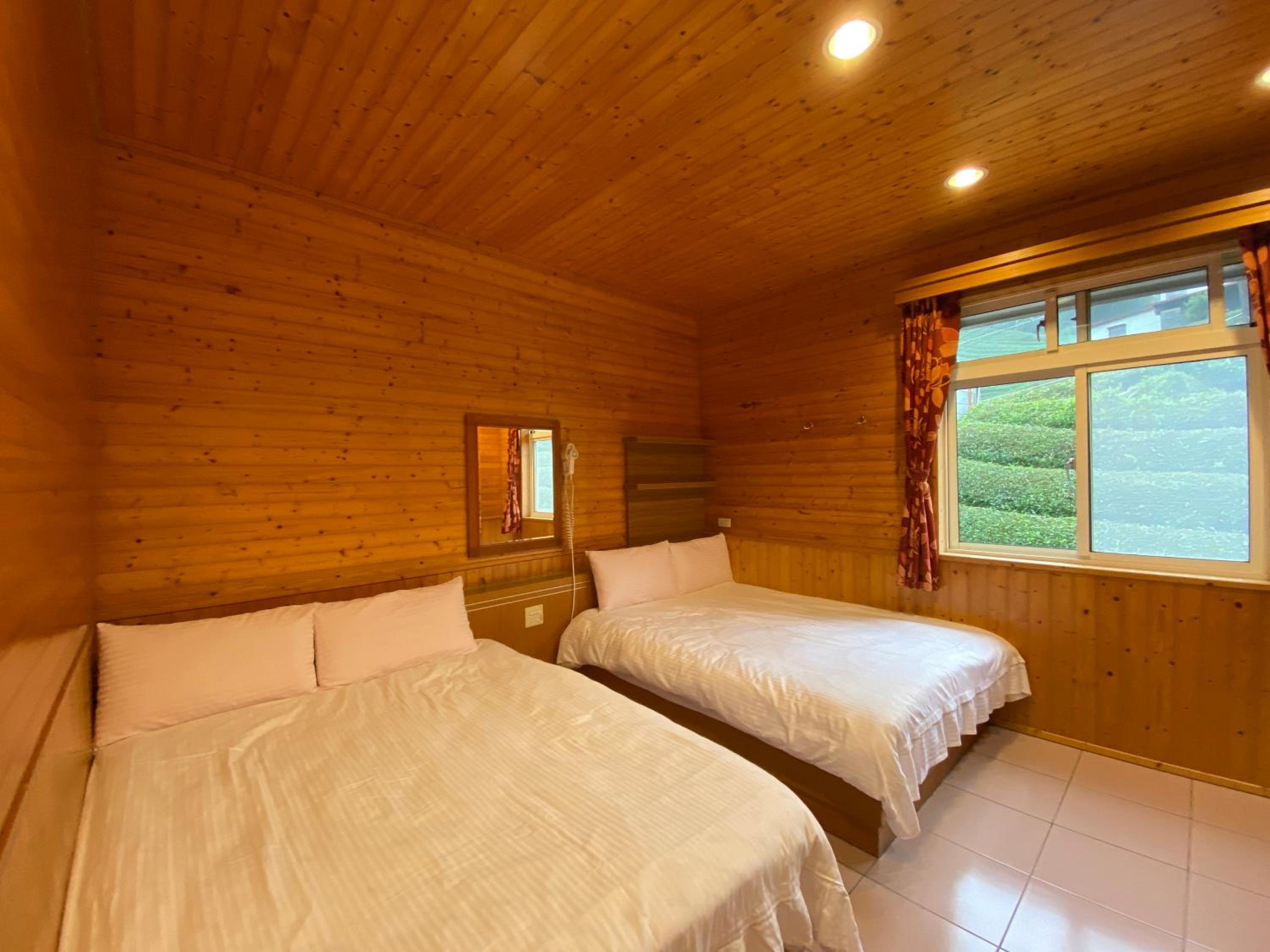 Quadruple Room with Bathroom photo 2