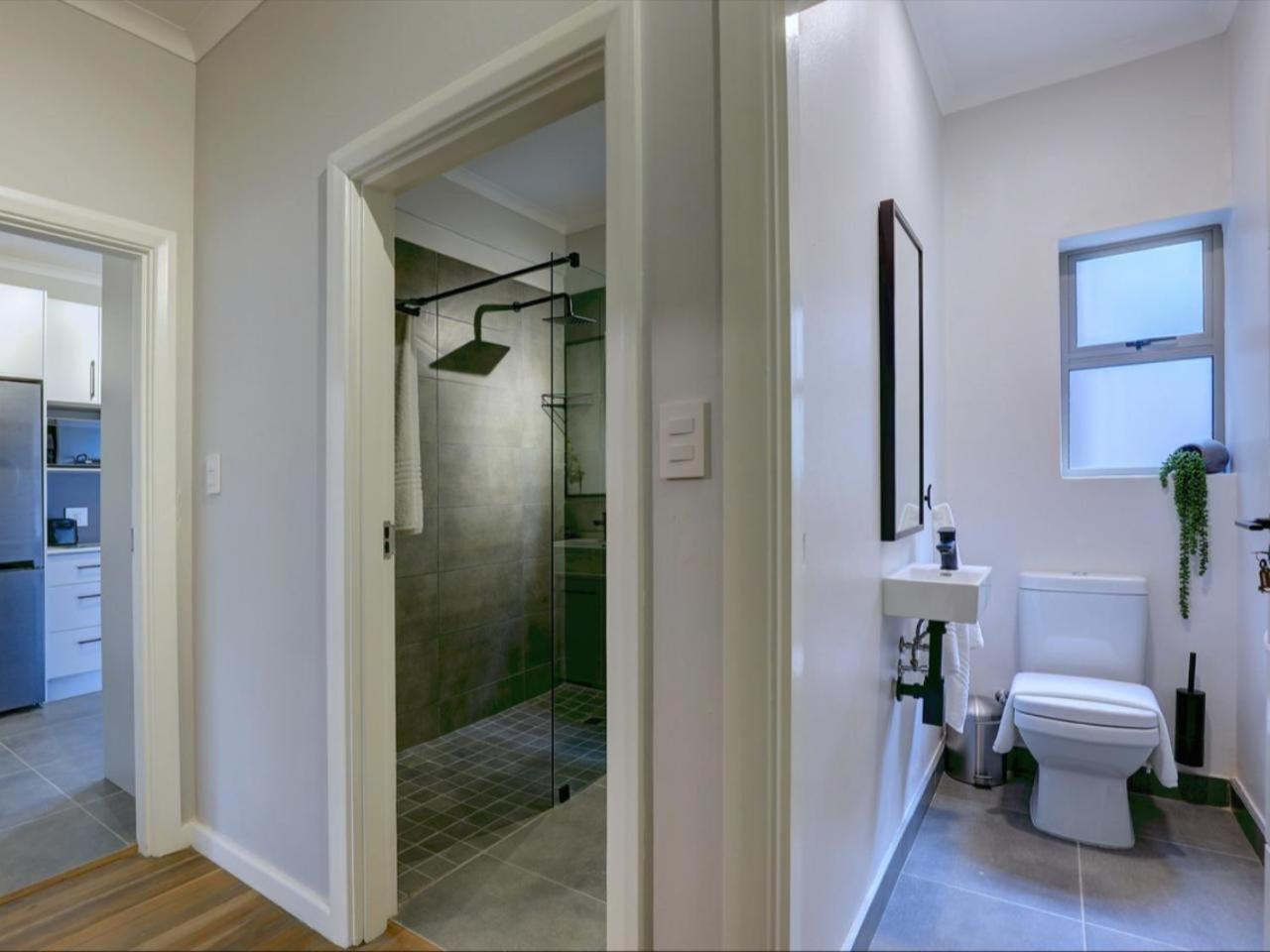 Standard Apartment - Photo 2