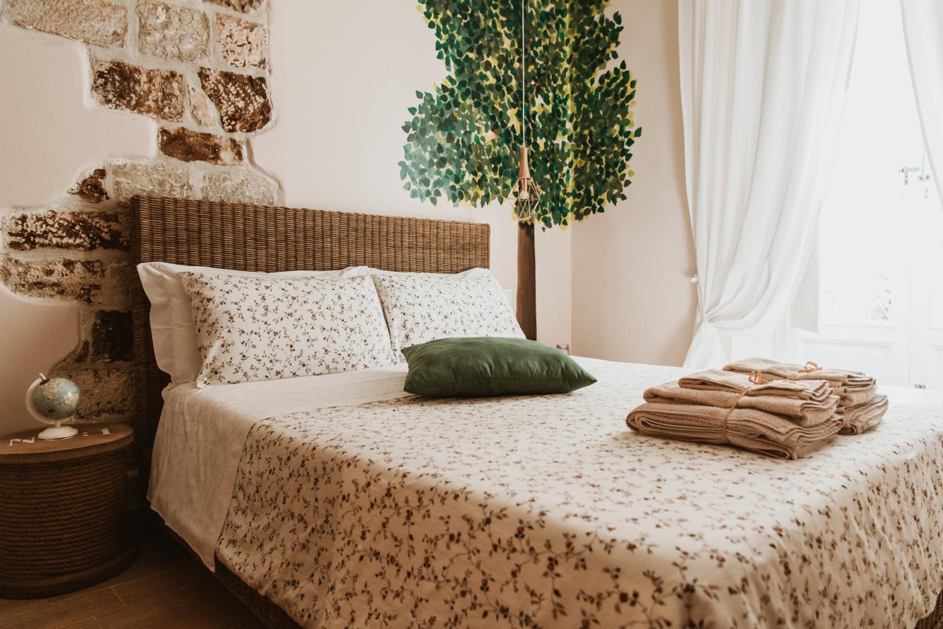 Double Room with Balcony - Photo 1