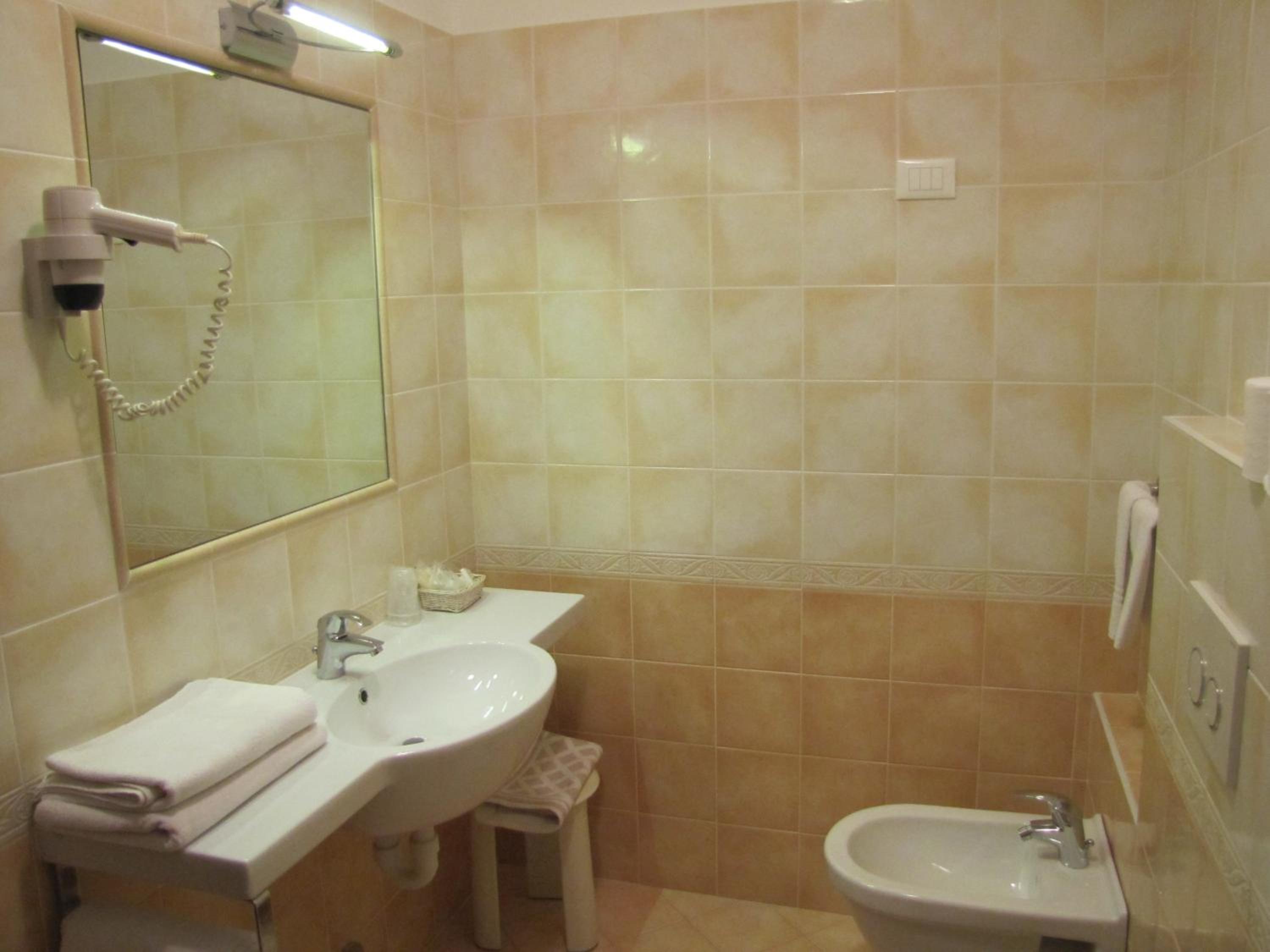 Double or Twin Room photo 2