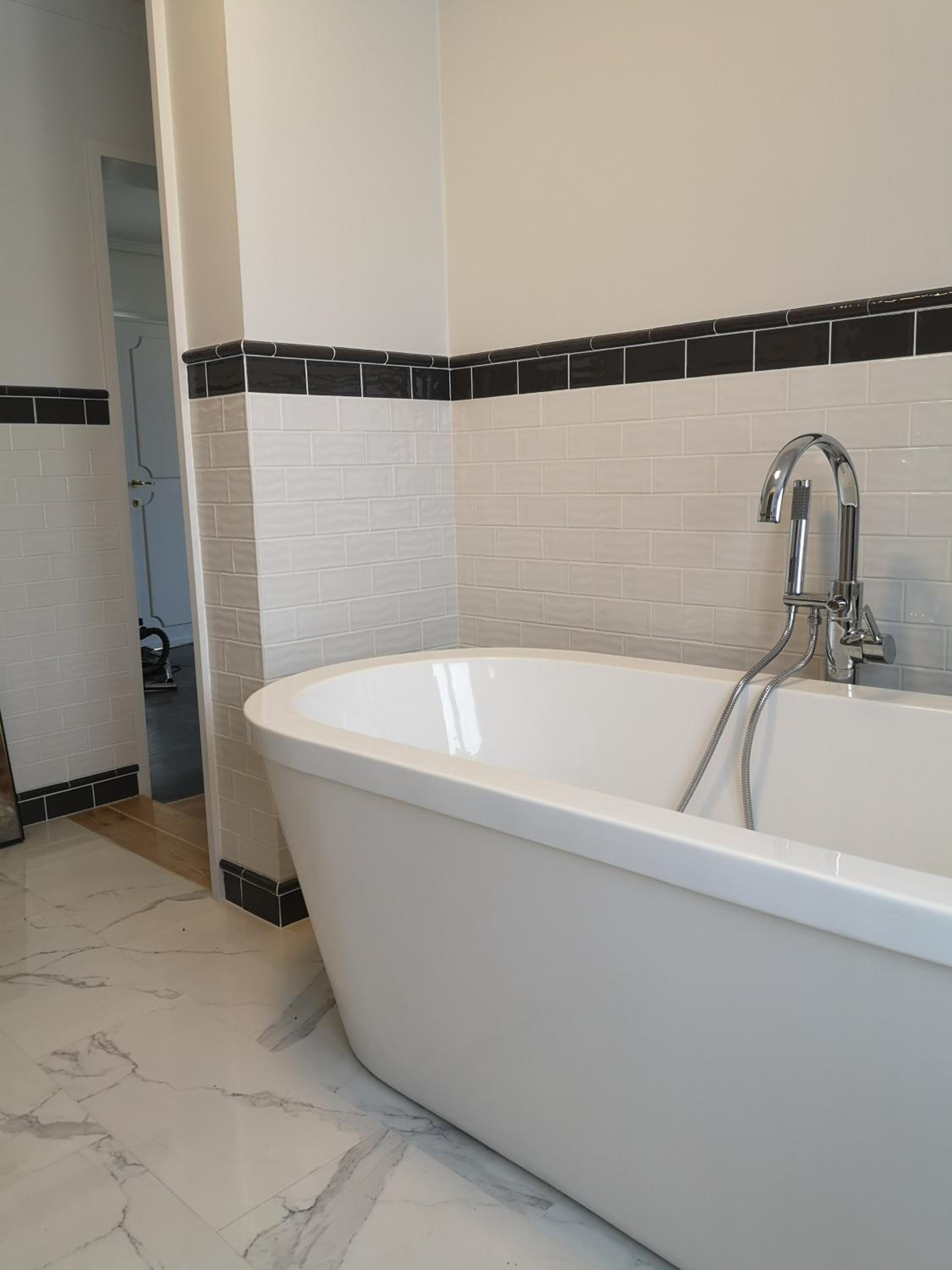 Deluxe Double Room with Bath photo 3