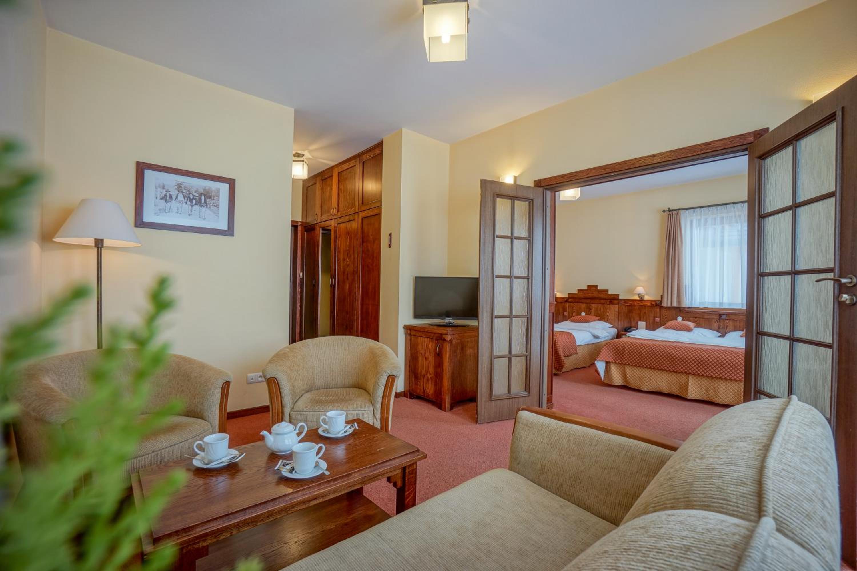 Suite with Mountain View photo 3