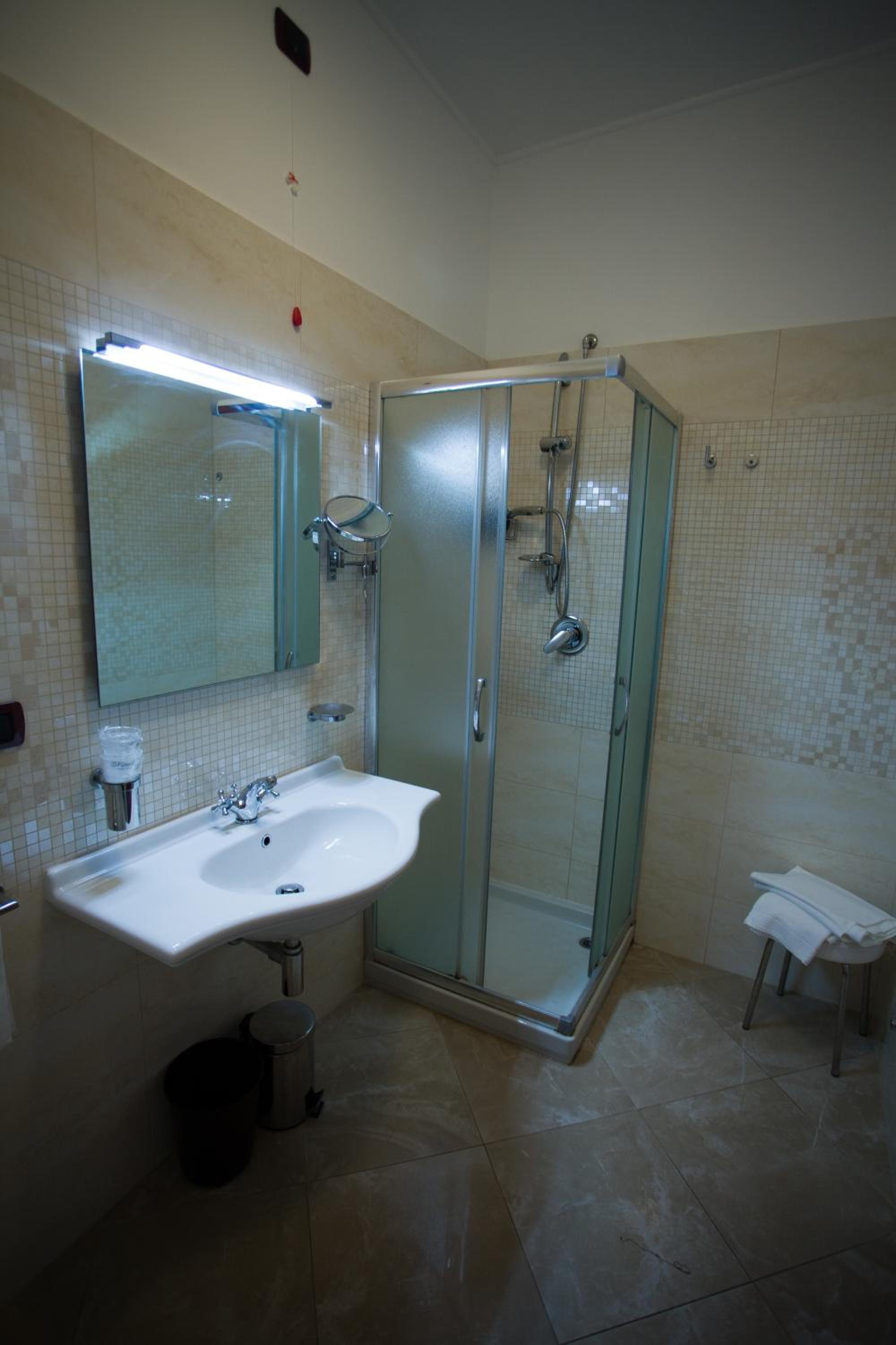 Suite (2 Adults) - Photo 6