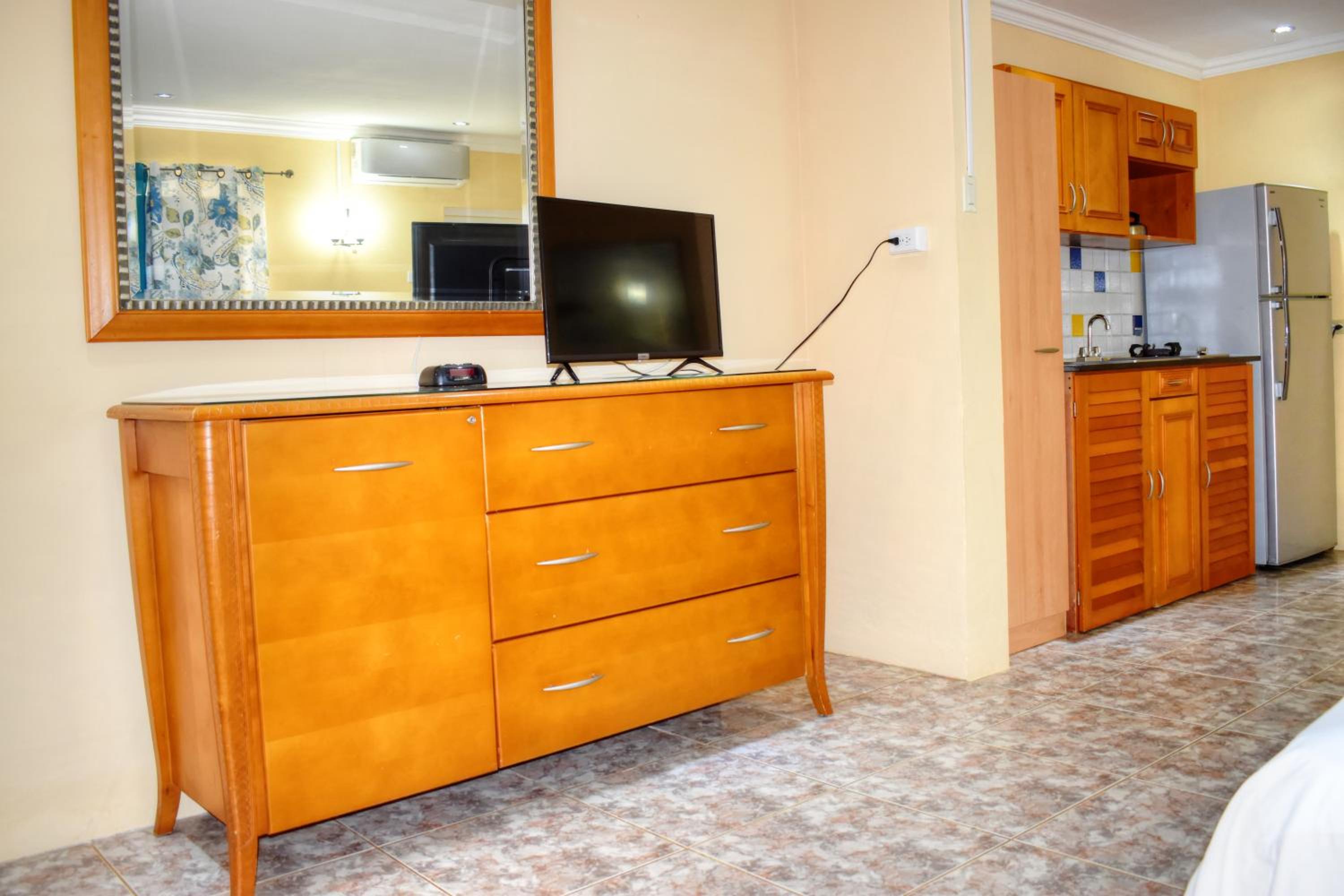Deluxe King Suite