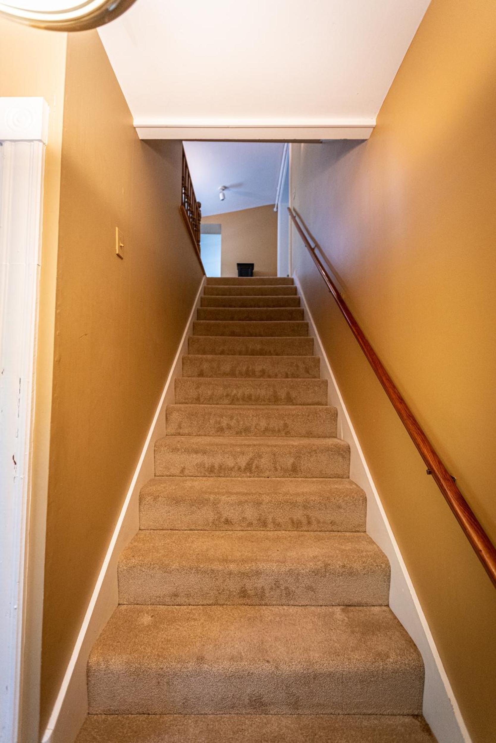 Three-Bedroom Apartment - Photo 10