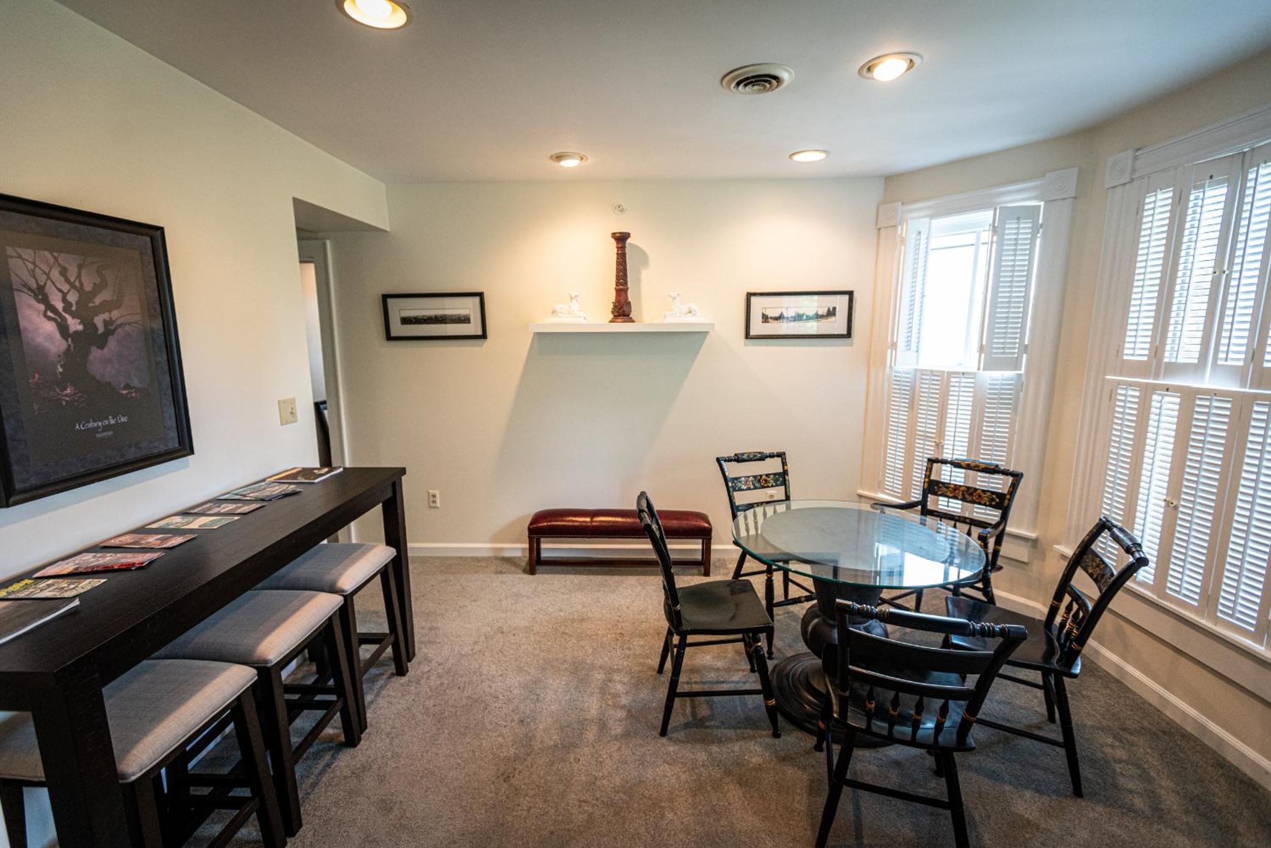 Three-Bedroom Apartment - Photo 7