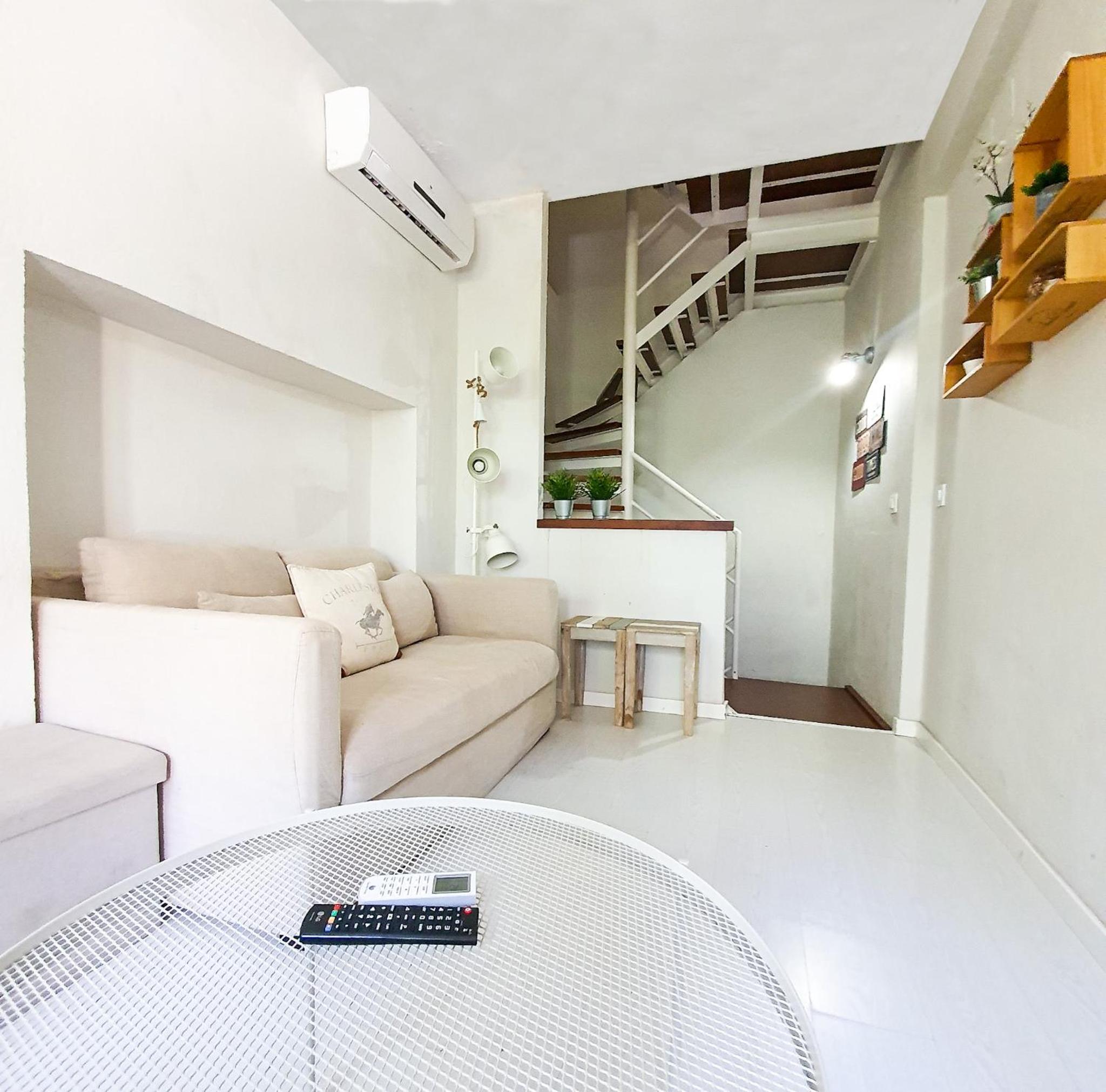 Apartment with Terrace - Photo 17