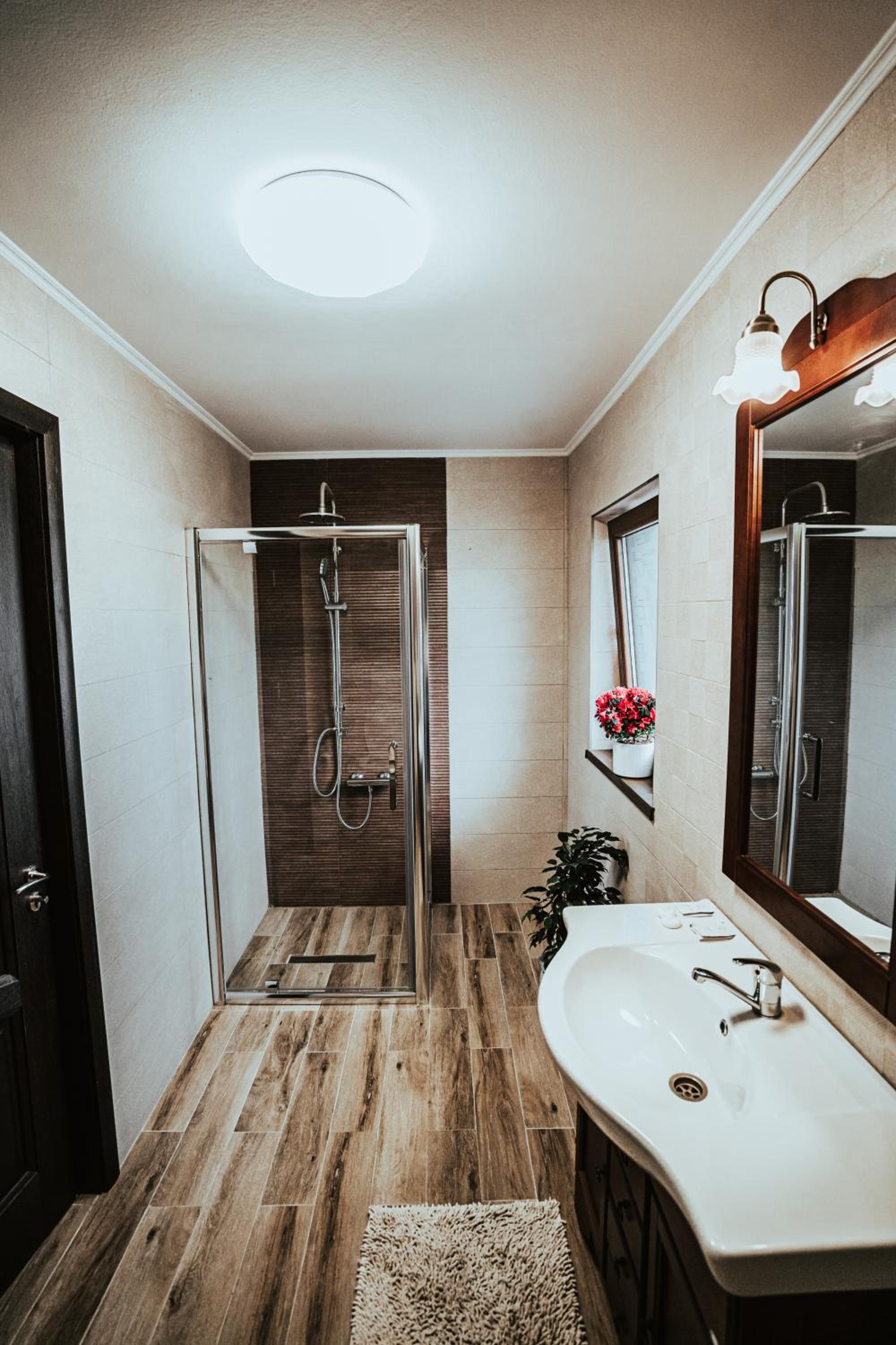 Deluxe Double Room with Balcony - Photo 2
