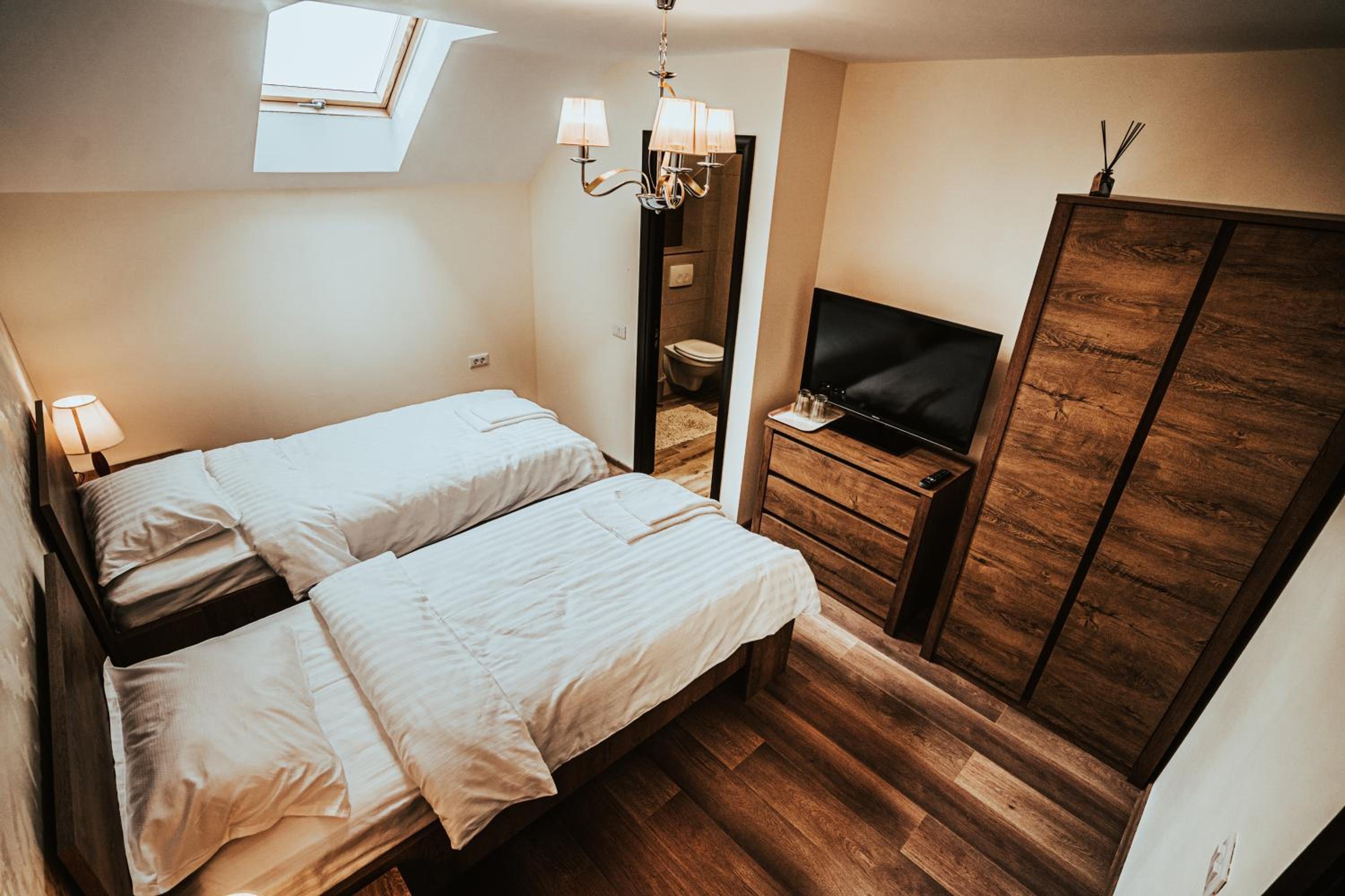 Twin Room - Photo 4
