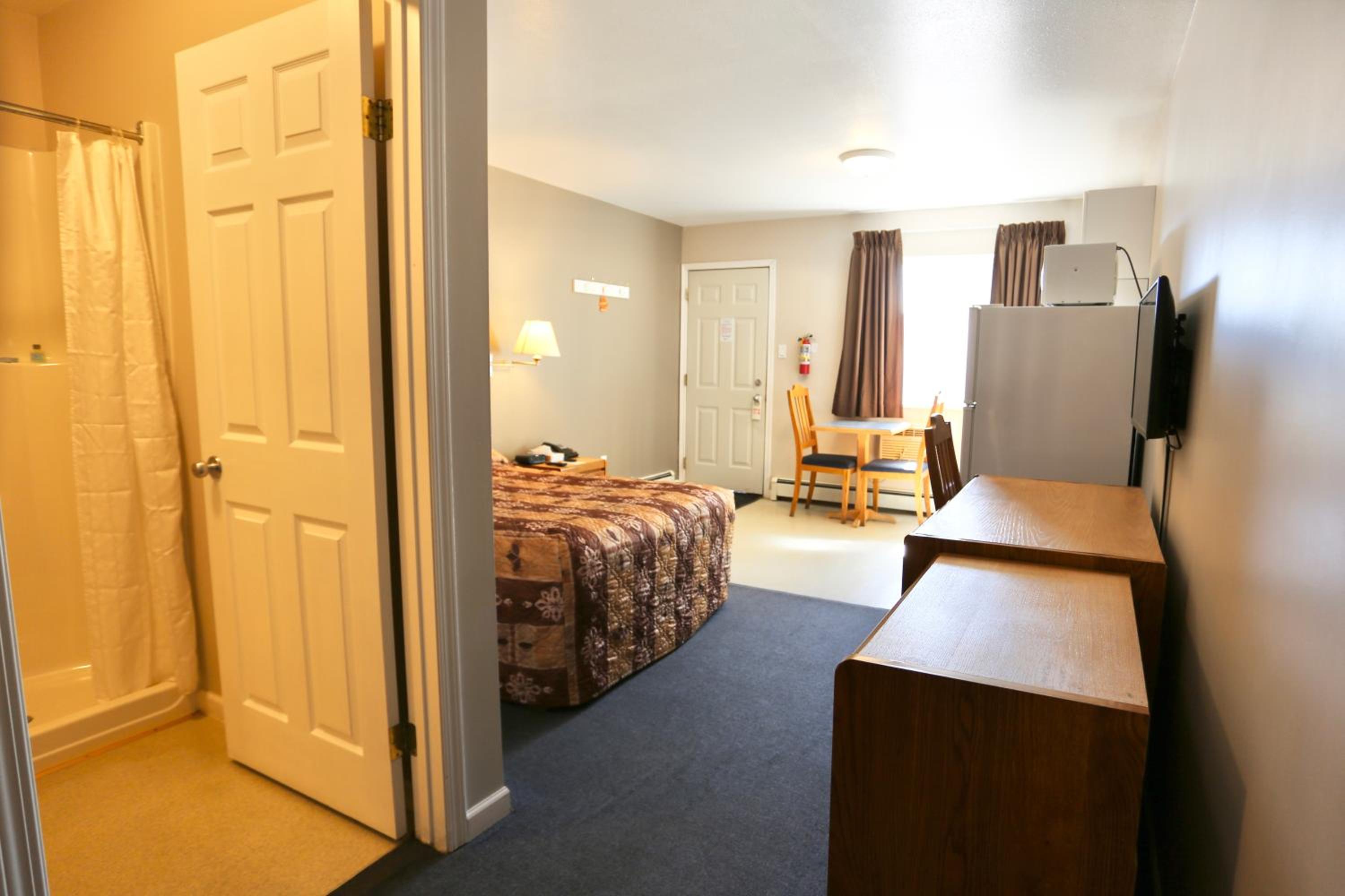 Deluxe Room - Photo 5