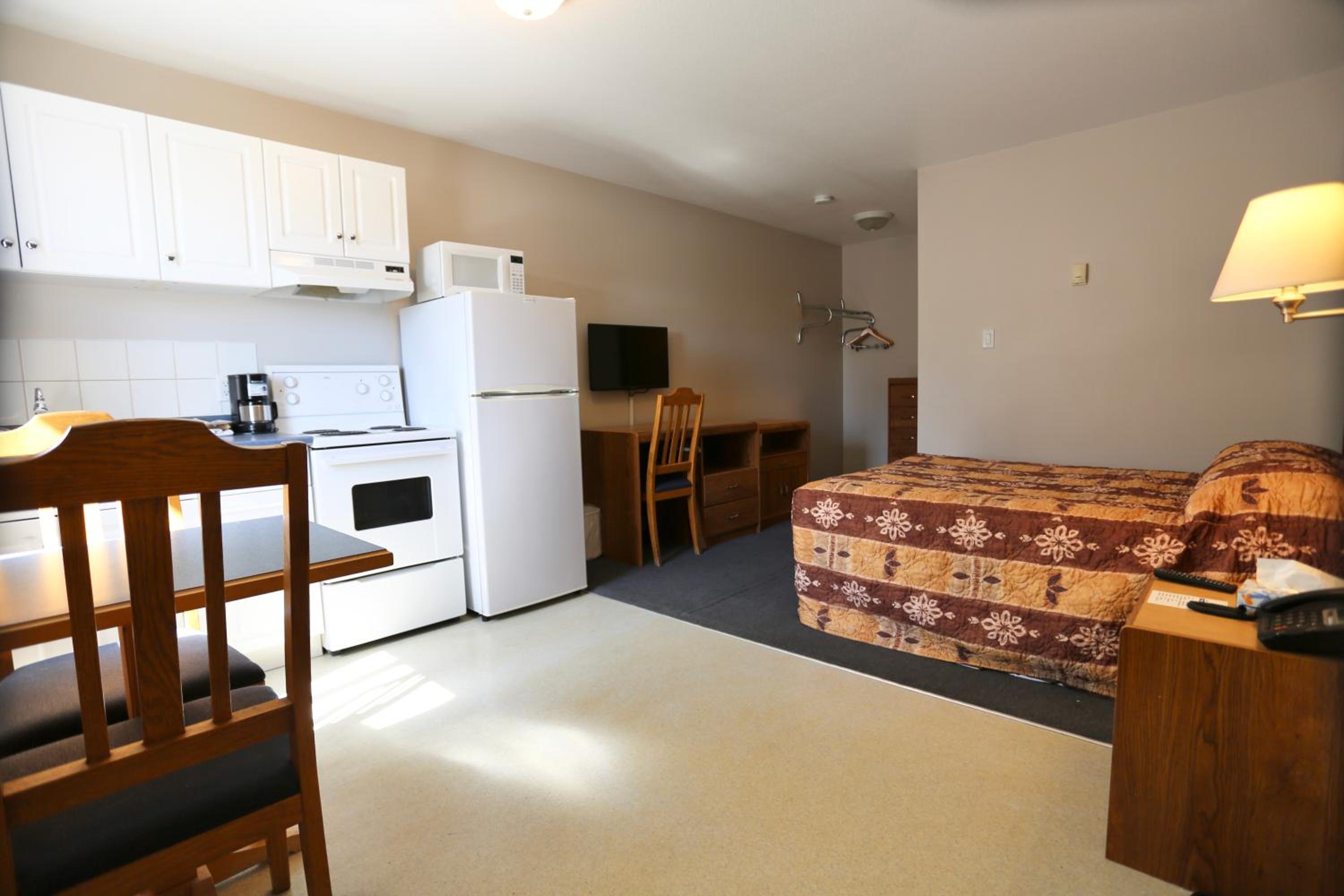 Deluxe Room - Photo 6