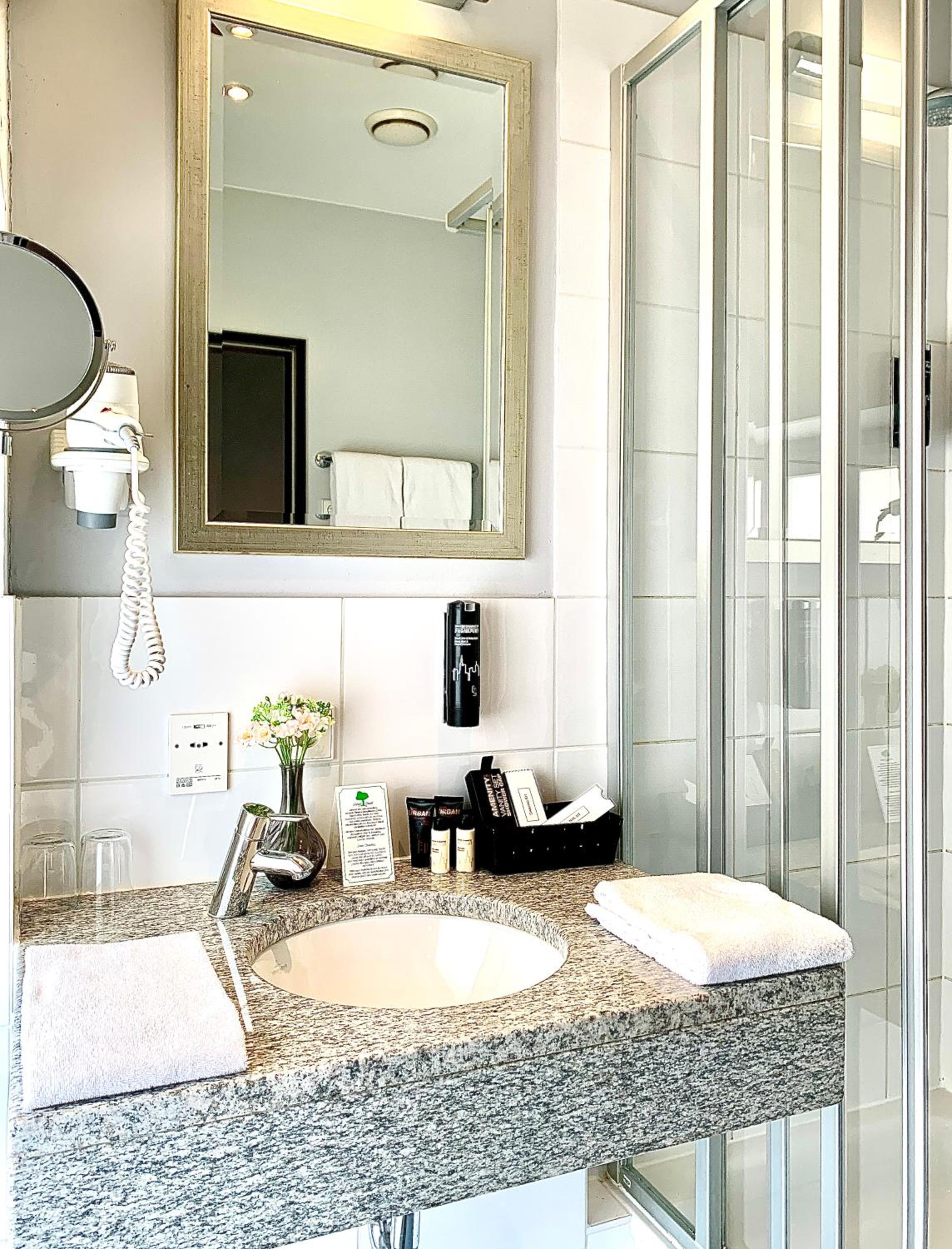 Double Room - Photo 6