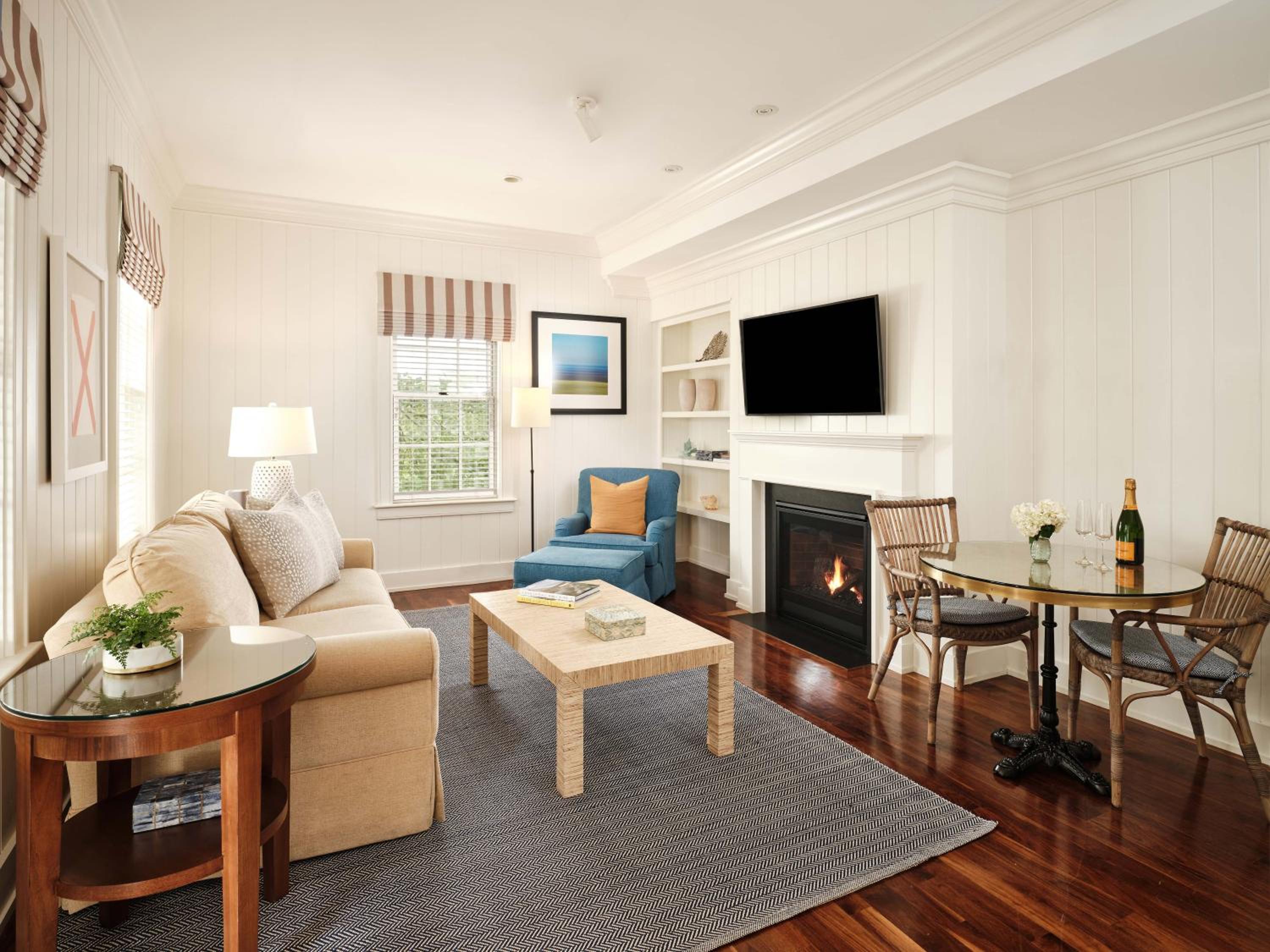 Captain's Cottage 2 Bedroom Deluxe Suite