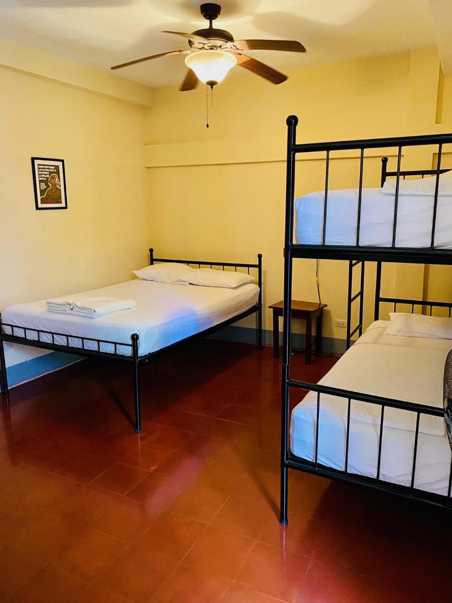 Quadruple Room with Private Bathroom photo 2