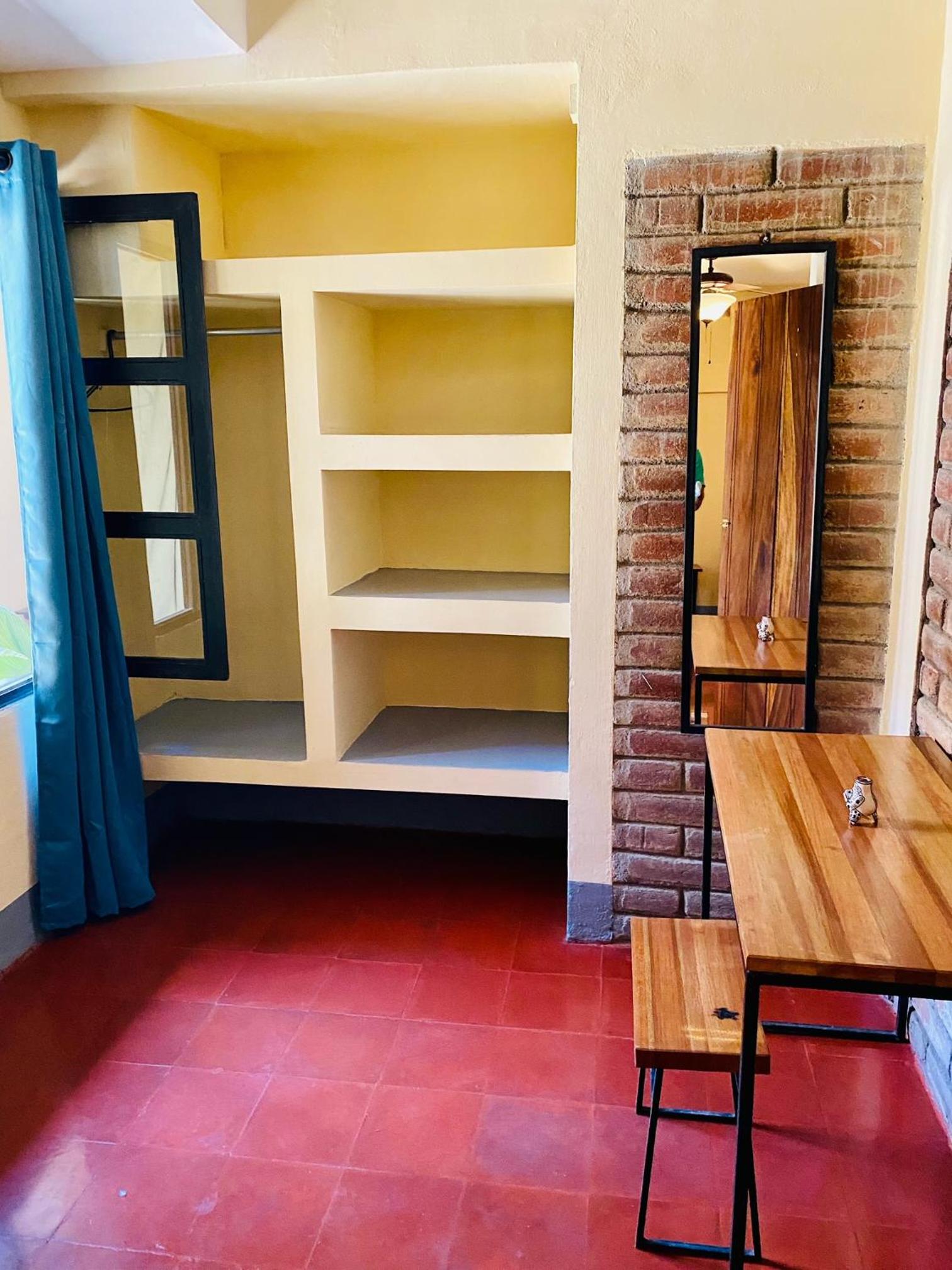 Quadruple Room with Private Bathroom photo 3