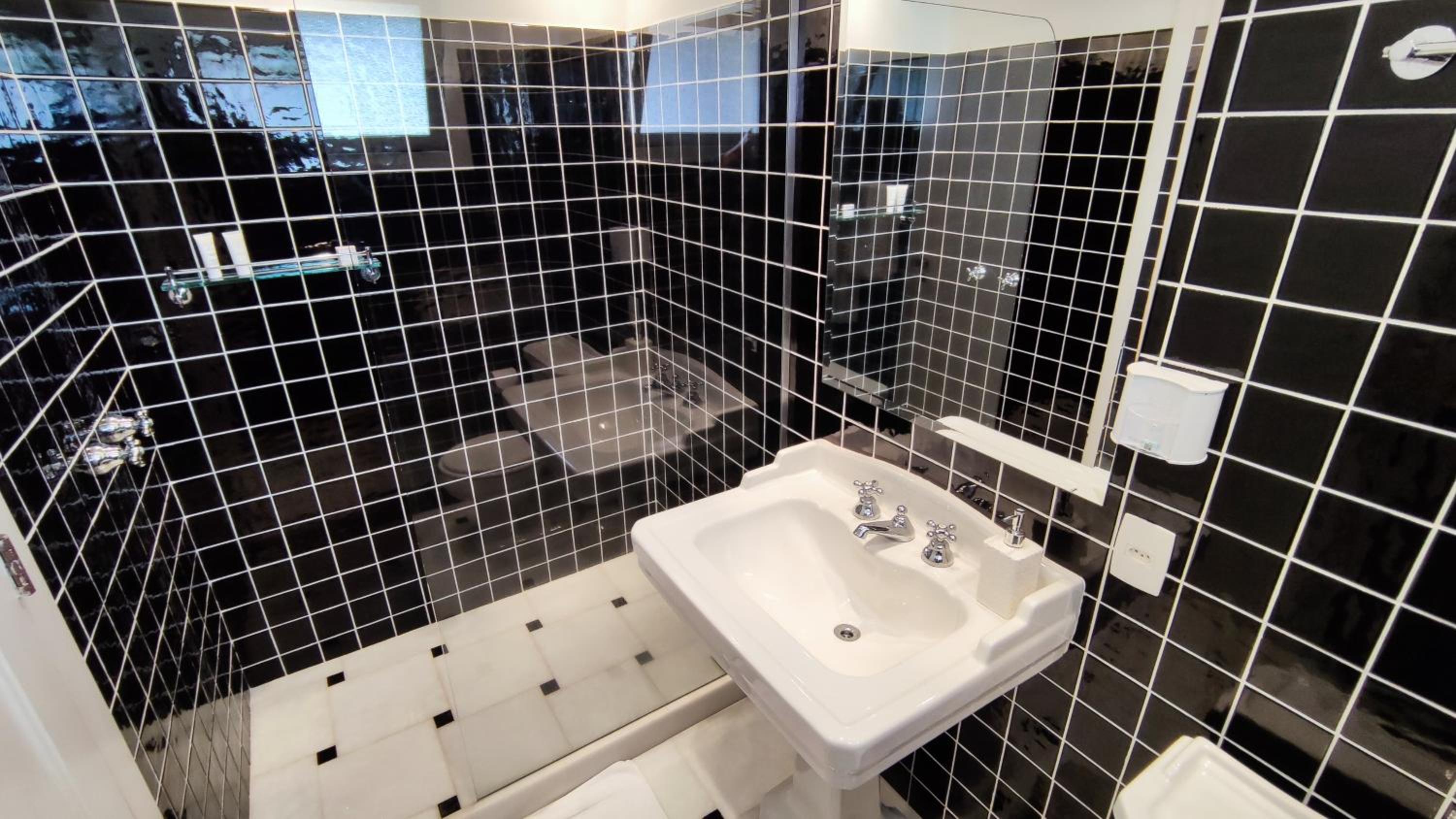 Double Room - Photo 8