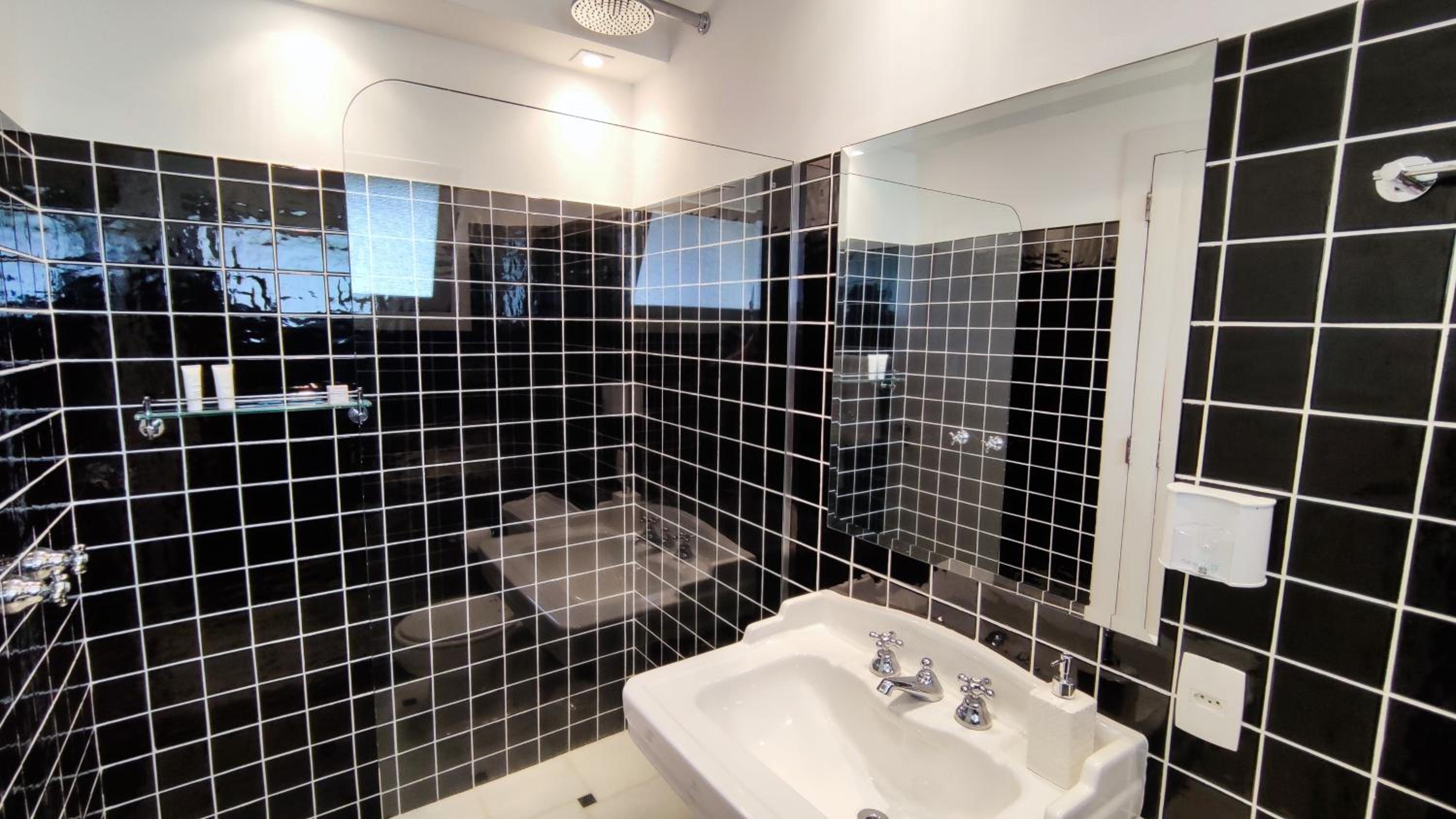 Double Room - Photo 7