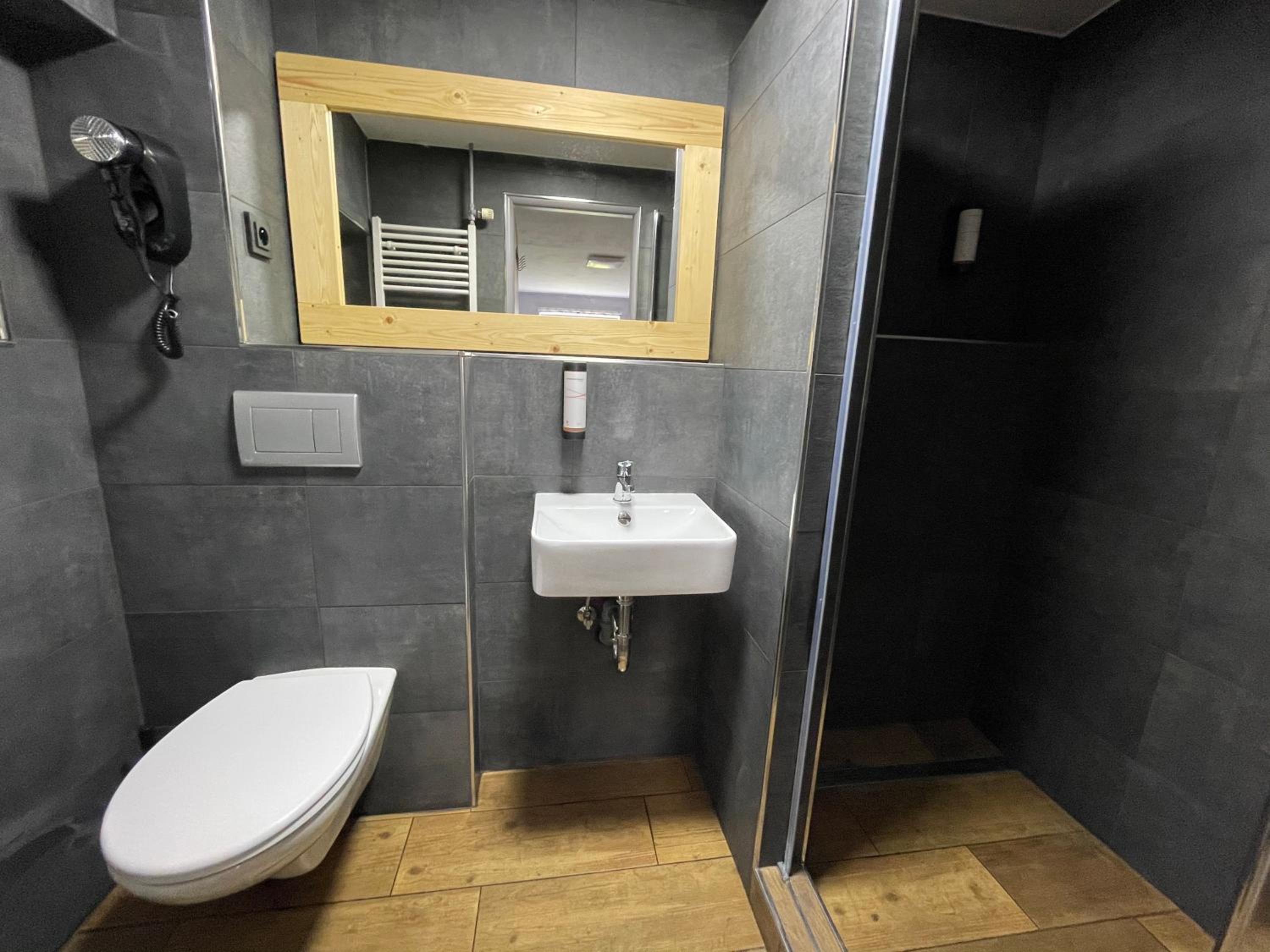 One-Bedroom Apartment (4 Adults) photo 2