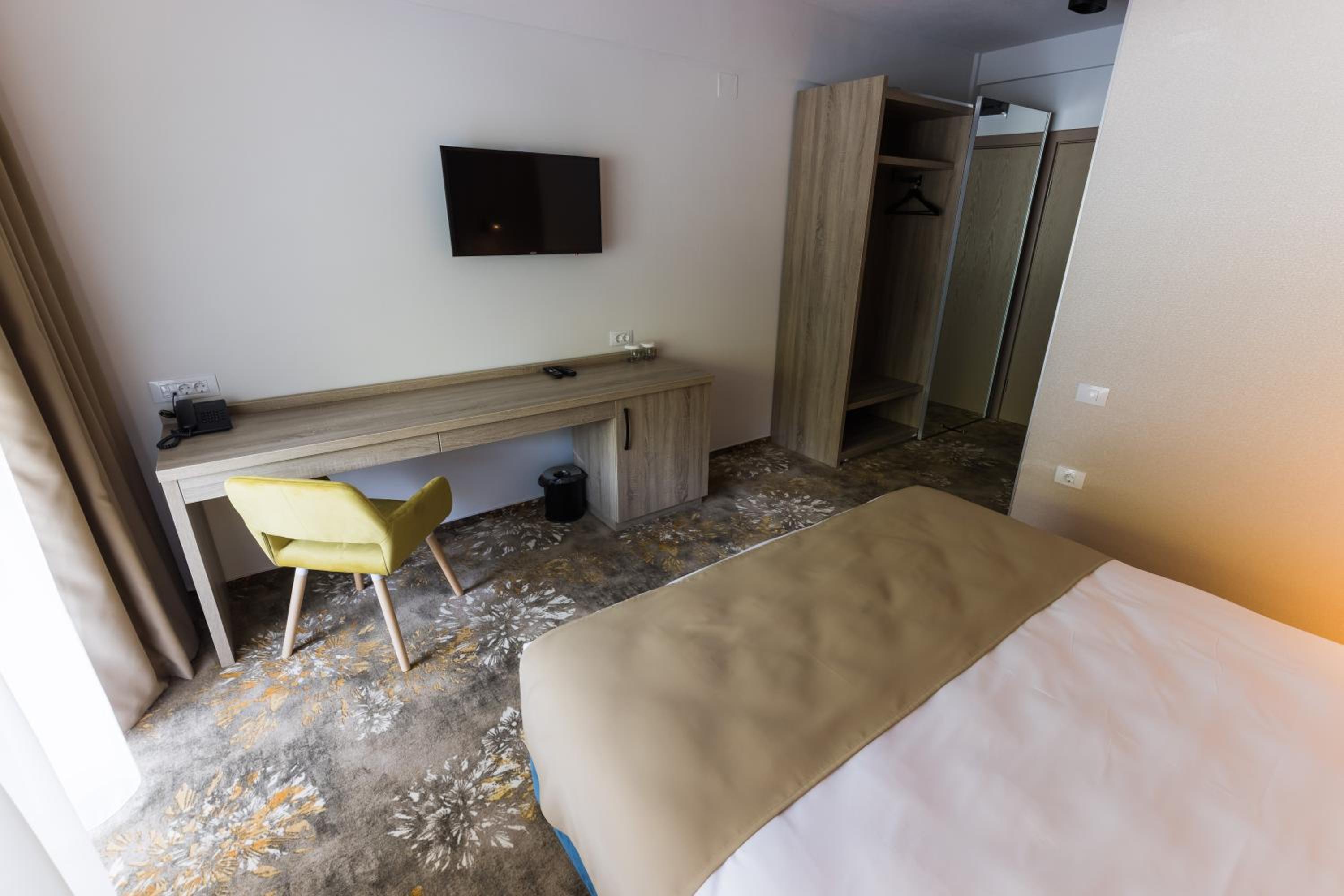 Standard Double Room photo 3