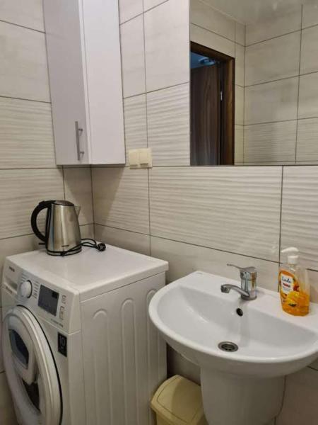 One-Bedroom Apartment - Photo 10