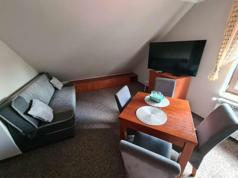 One-Bedroom Apartment - Photo 7