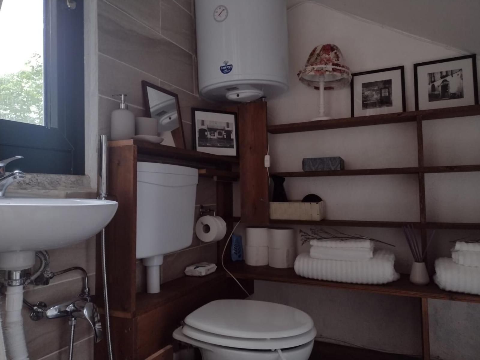 Double Room - Photo 6