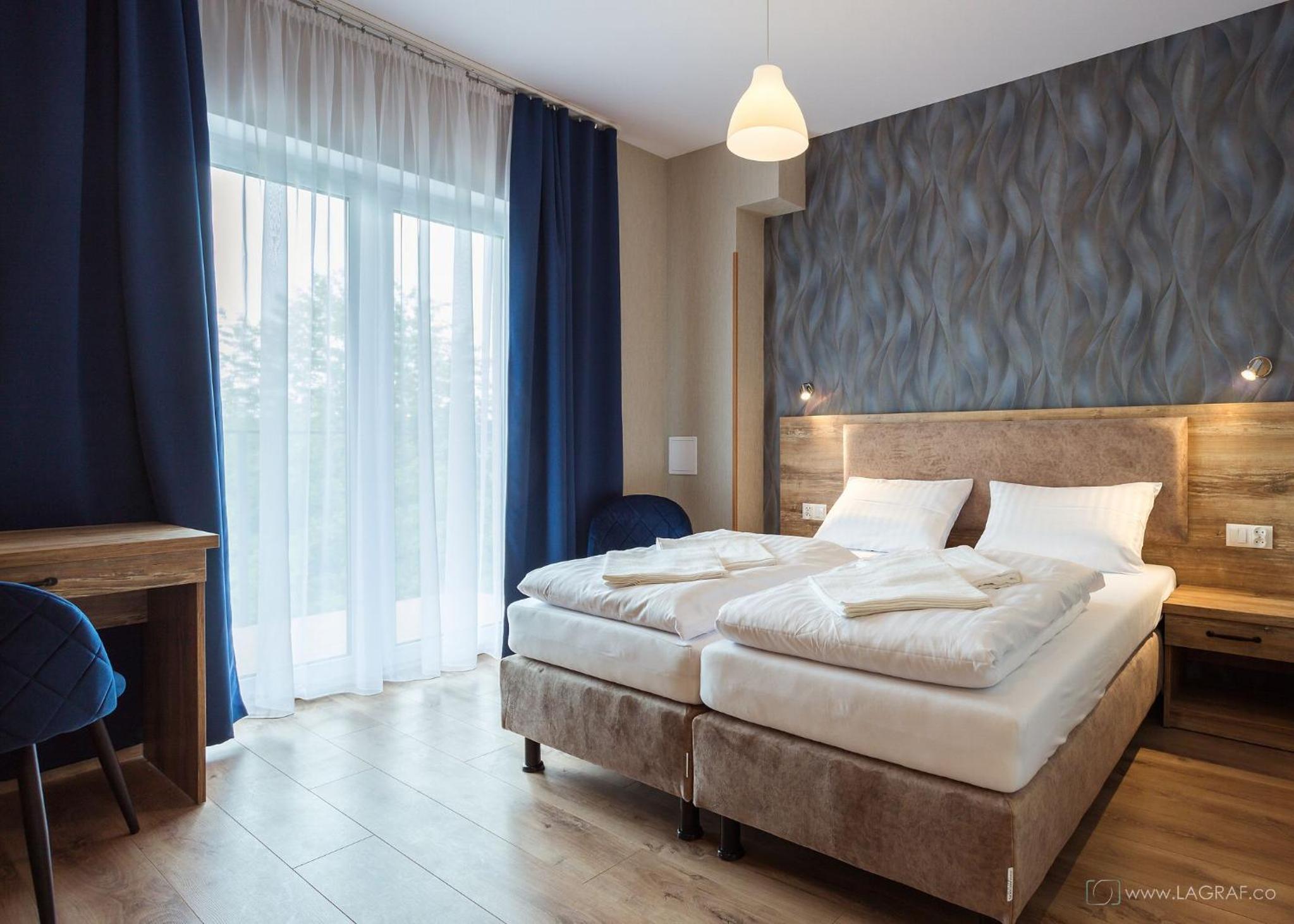 Standard Double Room - Photo 11