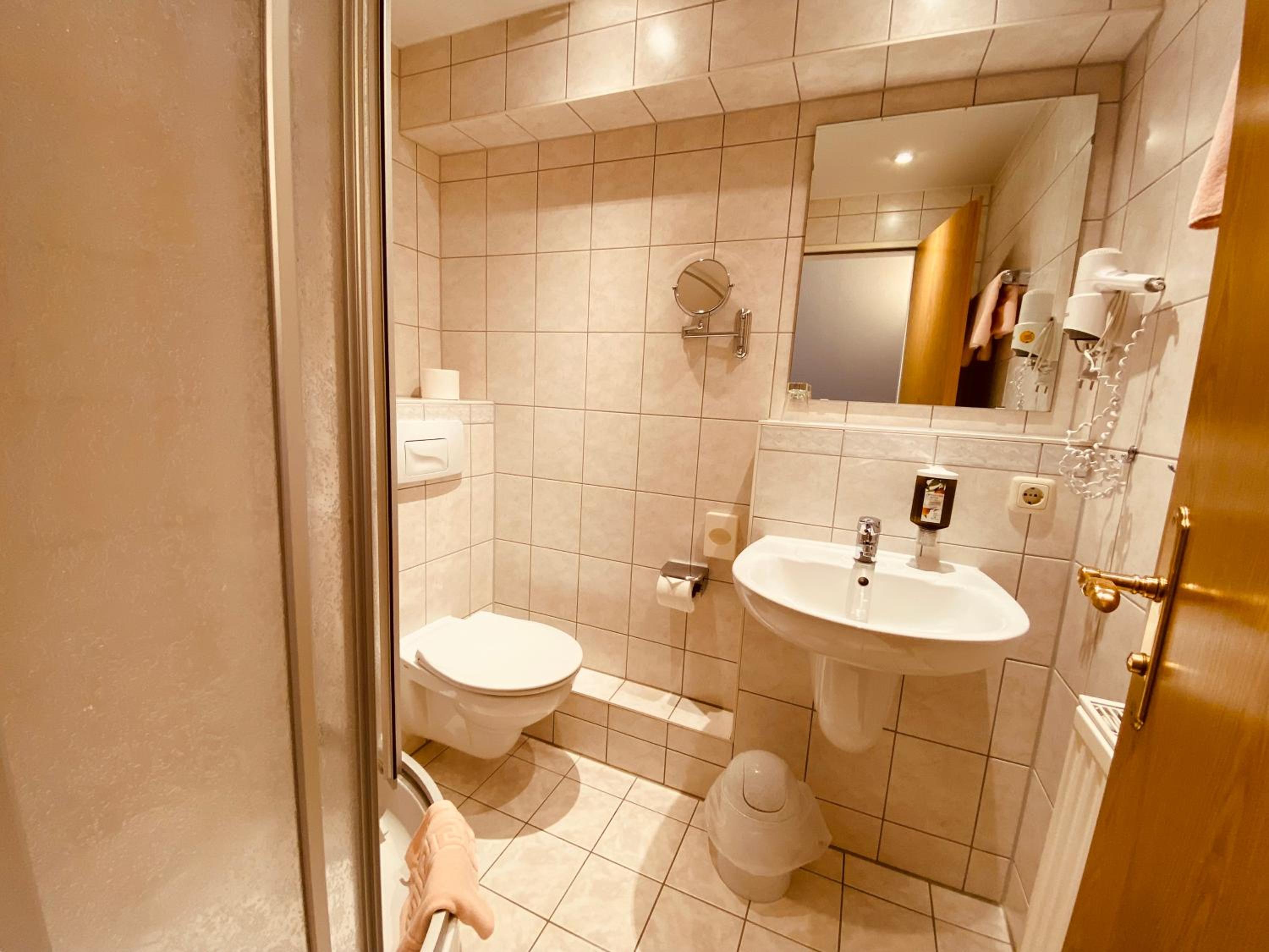 Single Room photo 3