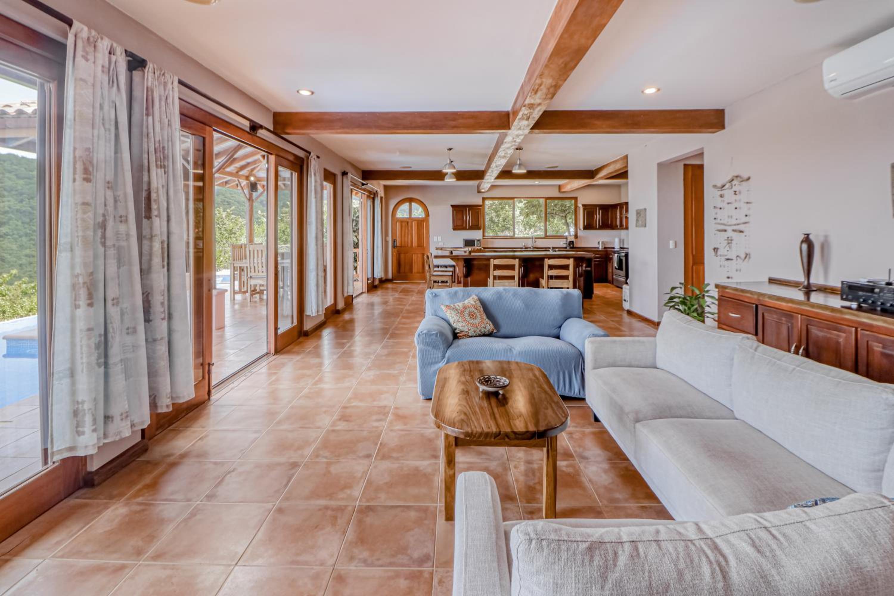 Three-Bedroom Vacation Home  photo 1