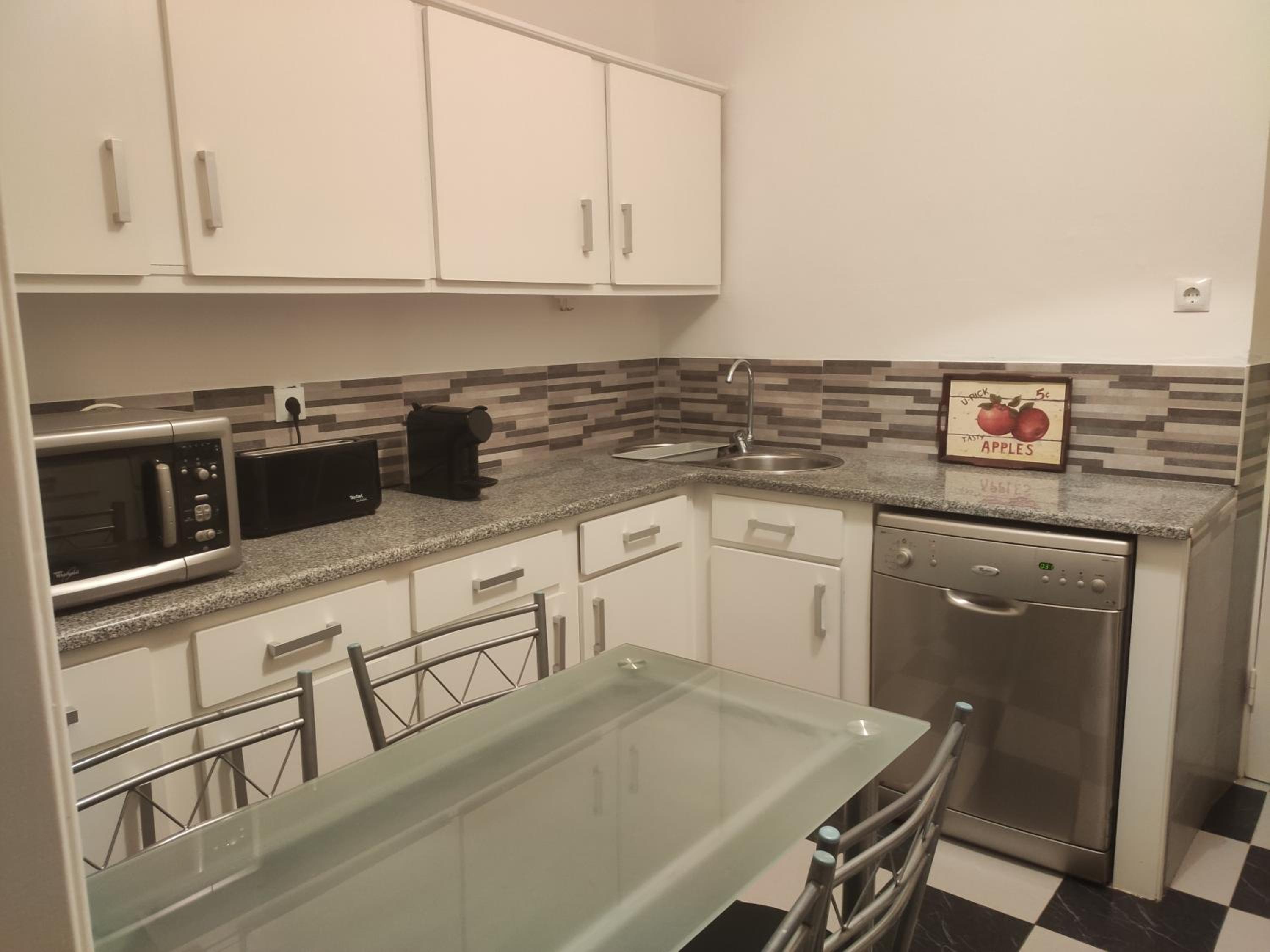 Two-Bedroom Apartment - Photo 2