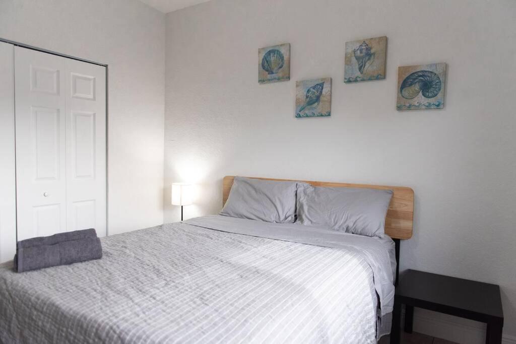 Three-Bedroom House photo 1