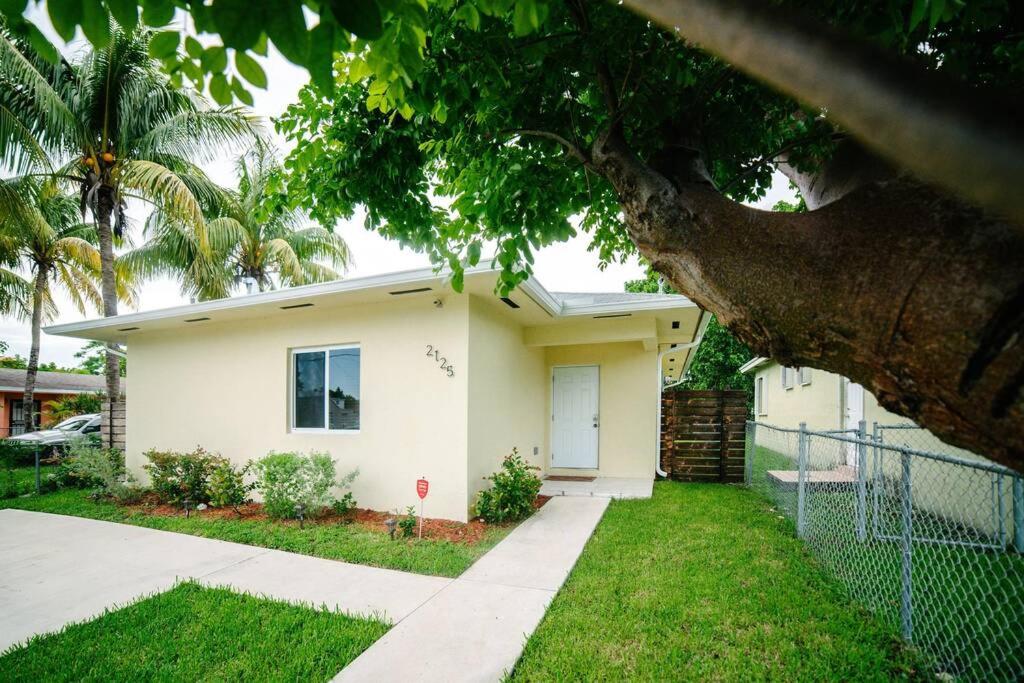Three-Bedroom House photo 2