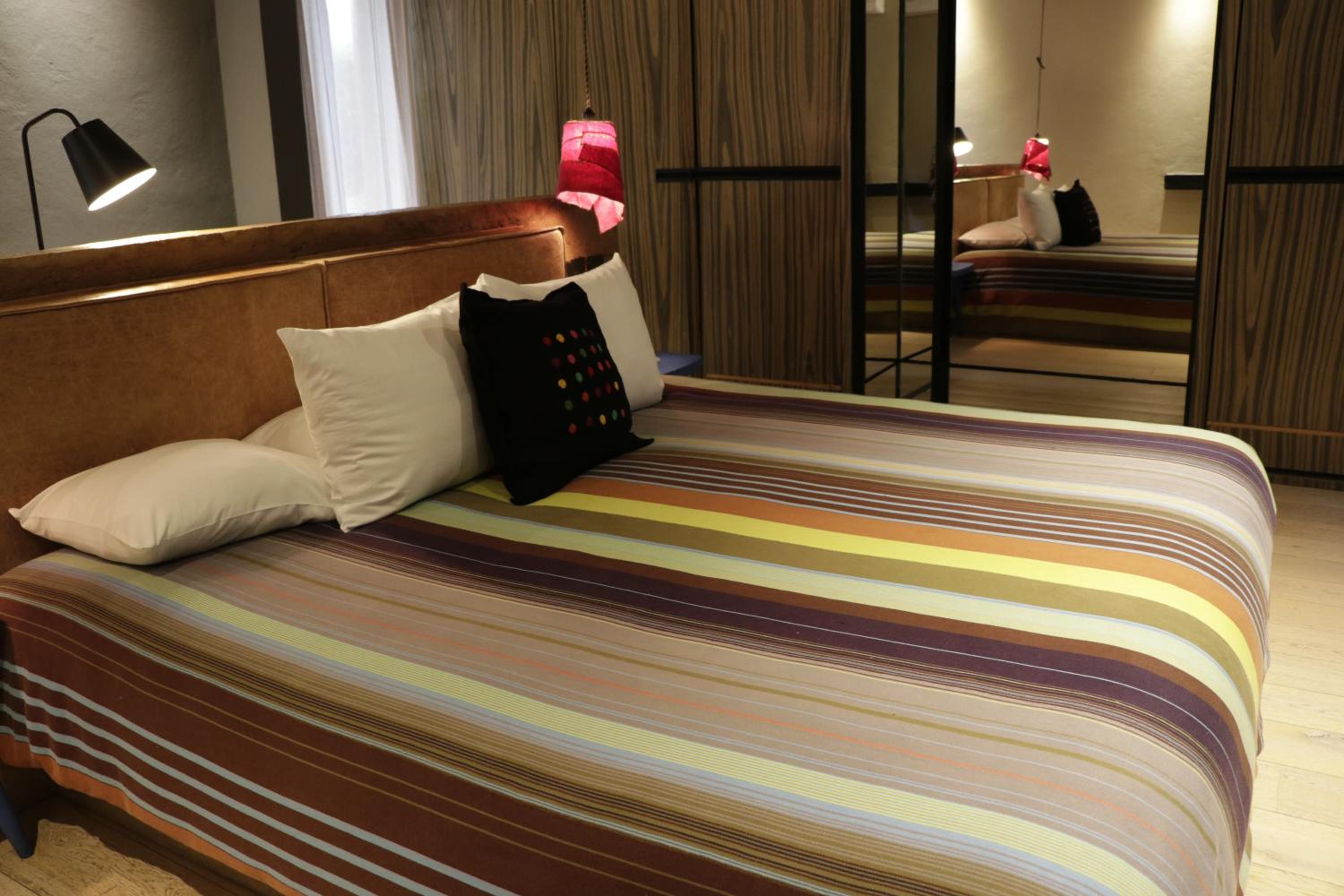Executive Suite - Photo 3