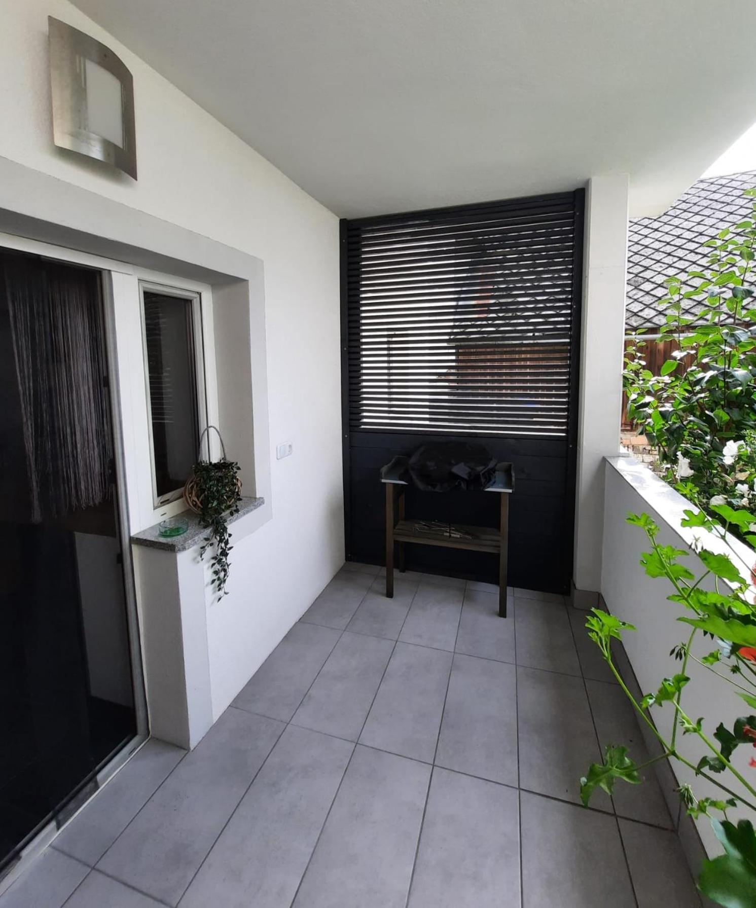 Apartment with Balcony - Photo 10