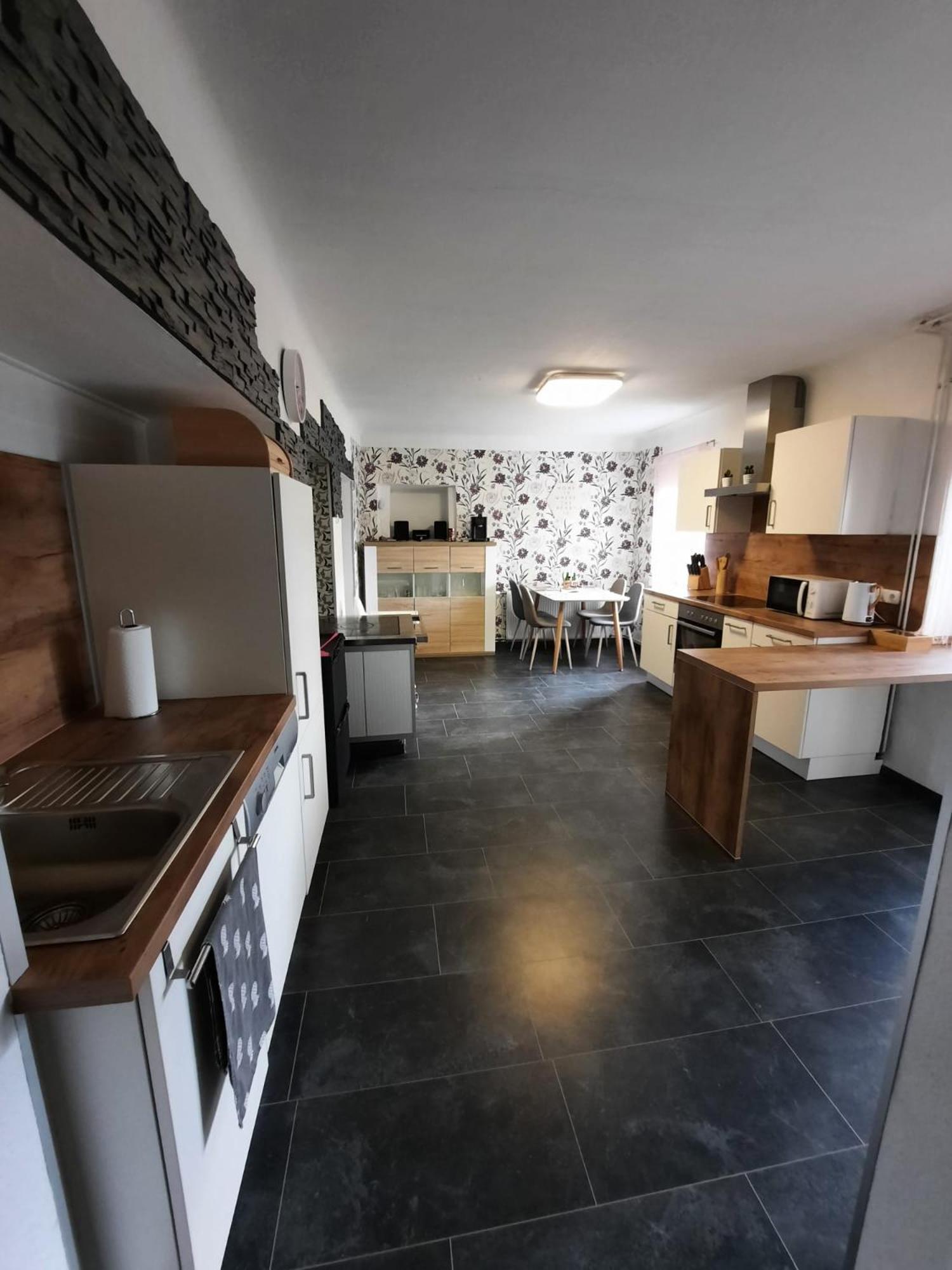 Apartment with Balcony - Photo 13