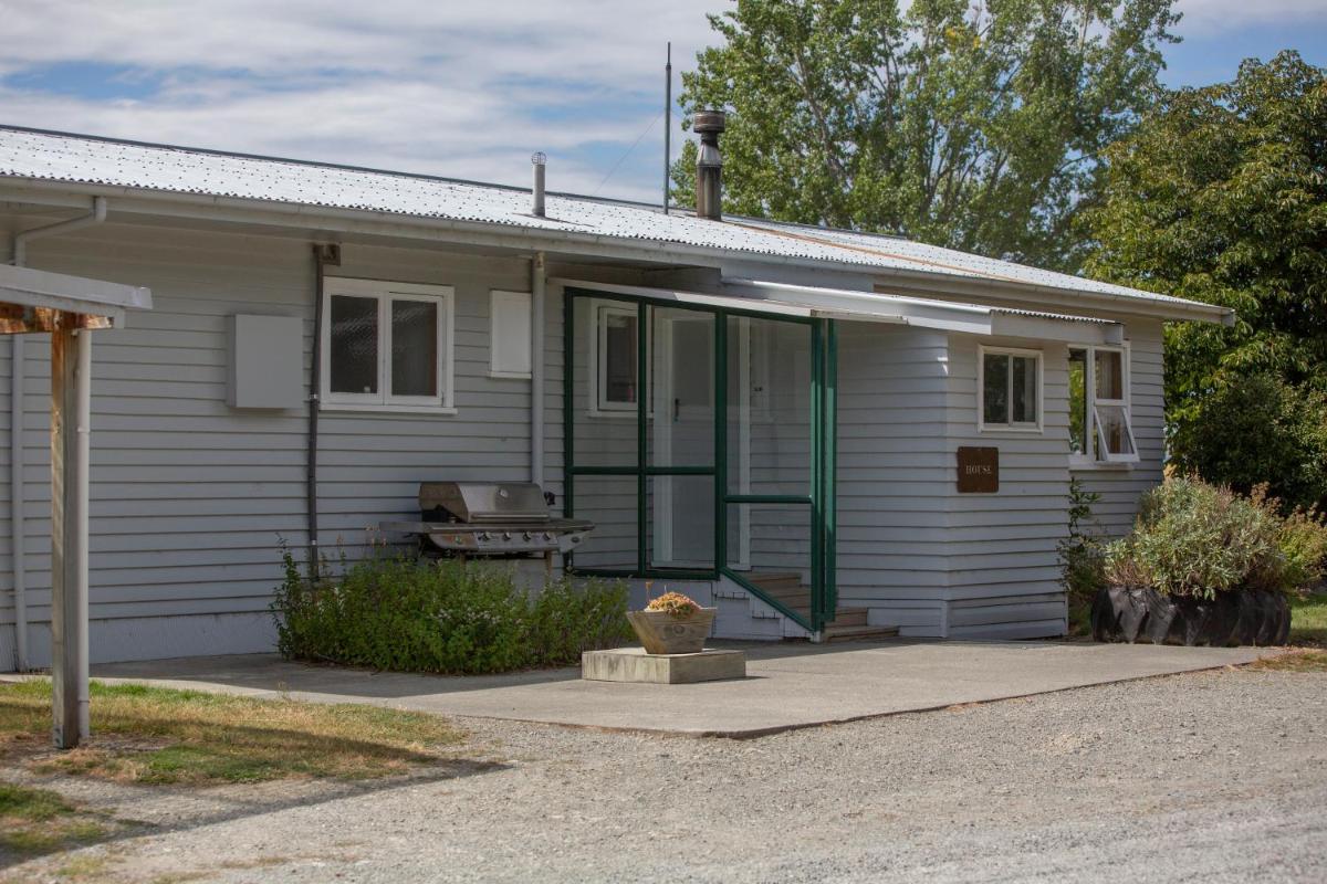 Three-Bedroom House photo 1