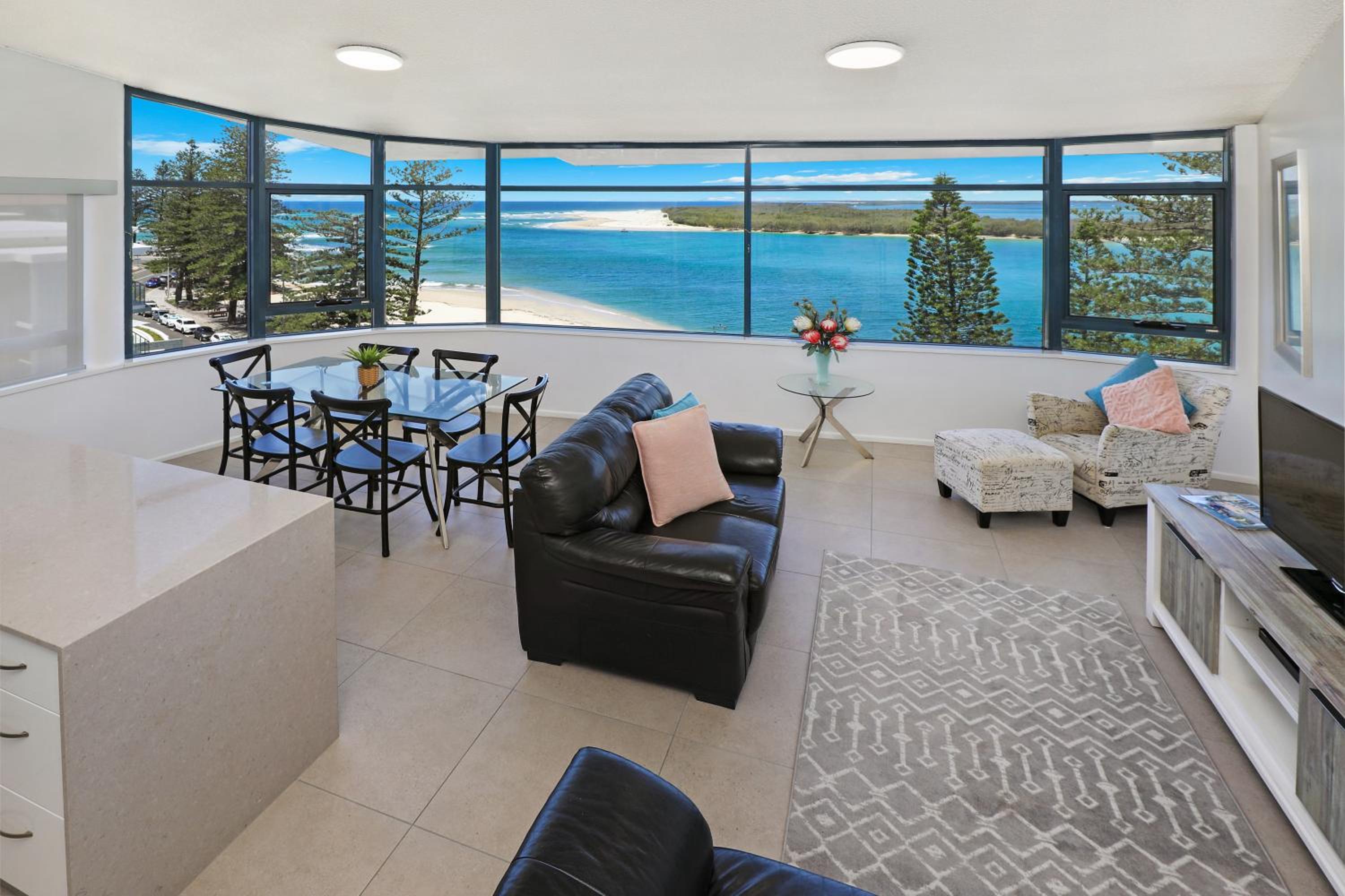 Penthouse Apartment photo 2
