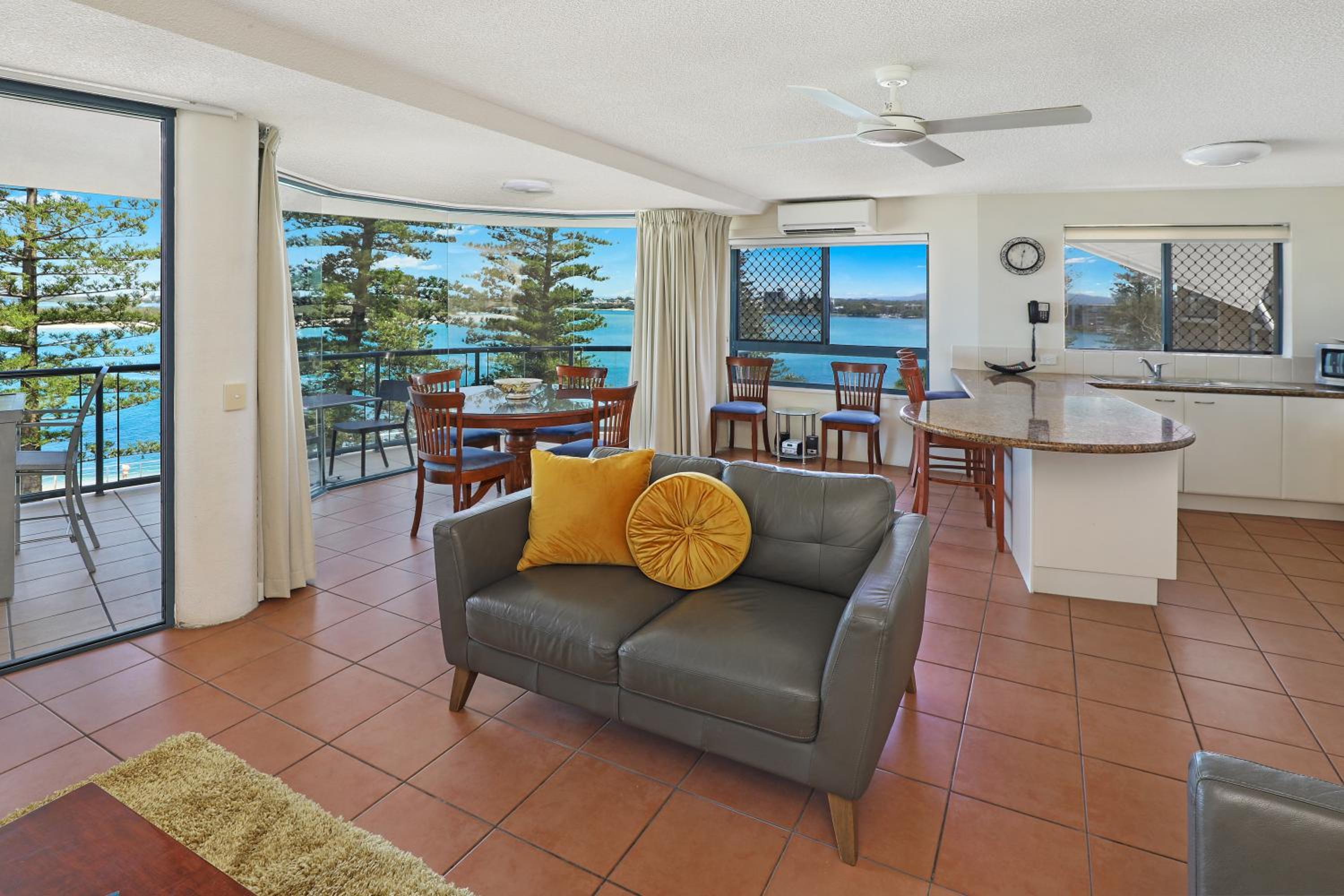 Two-Bedroom Apartment with Ocean View photo 3
