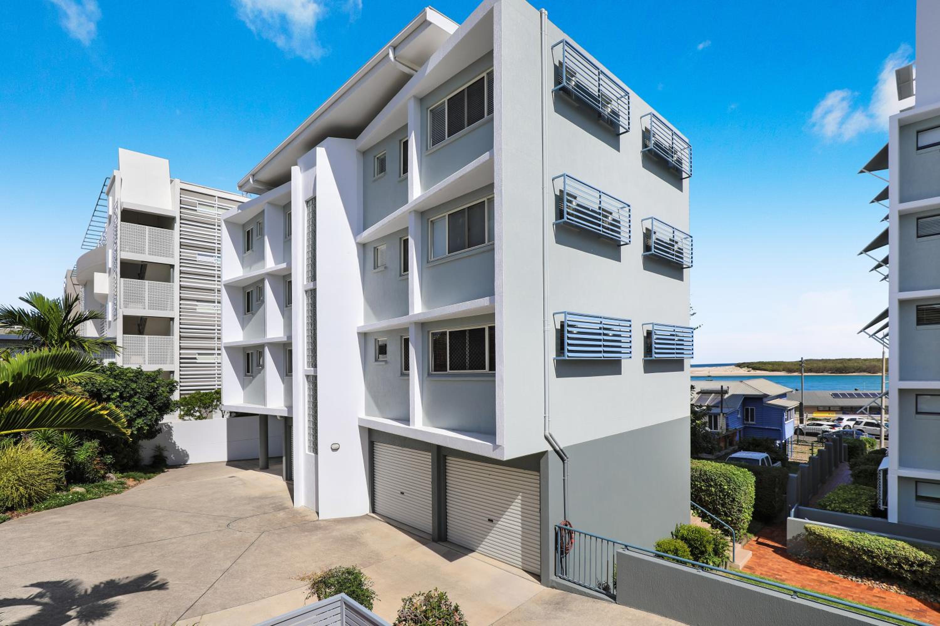 Three-Bedroom Apartment with Ocean View photo 2