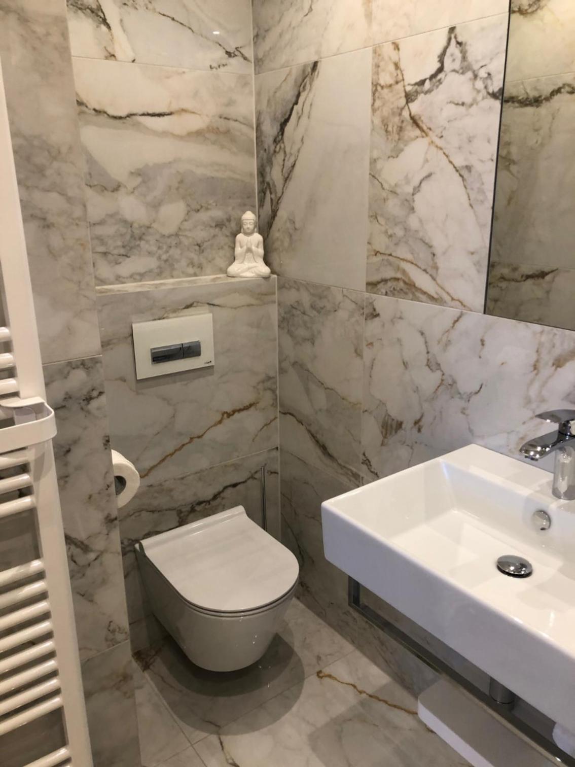 Two-Bedroom Apartment (4-5 Adults) photo 3
