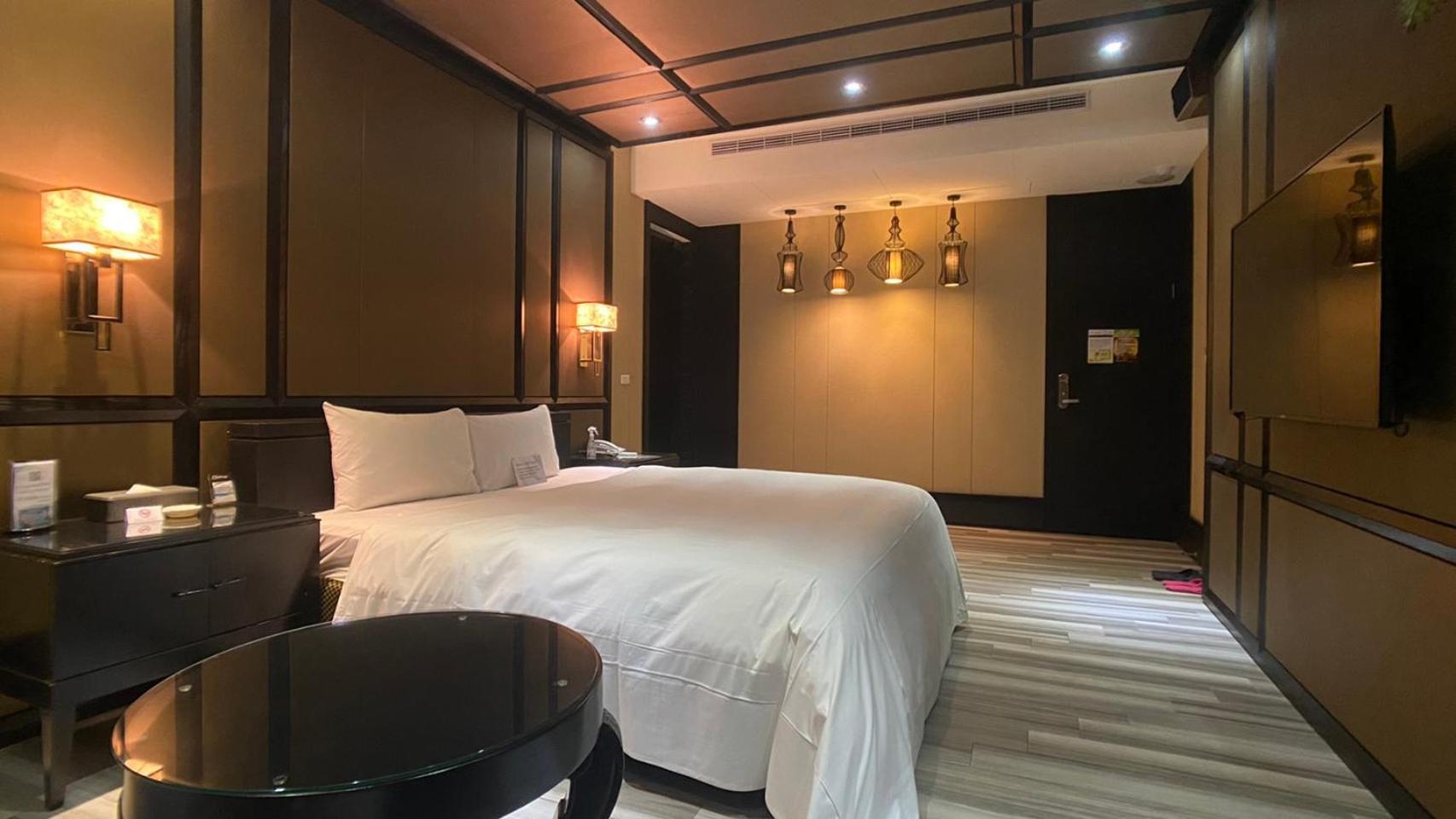Deluxe Double Room (2 Adults + 1 Child) - Check-in after 20:00, check-out before 11:00 photo 1