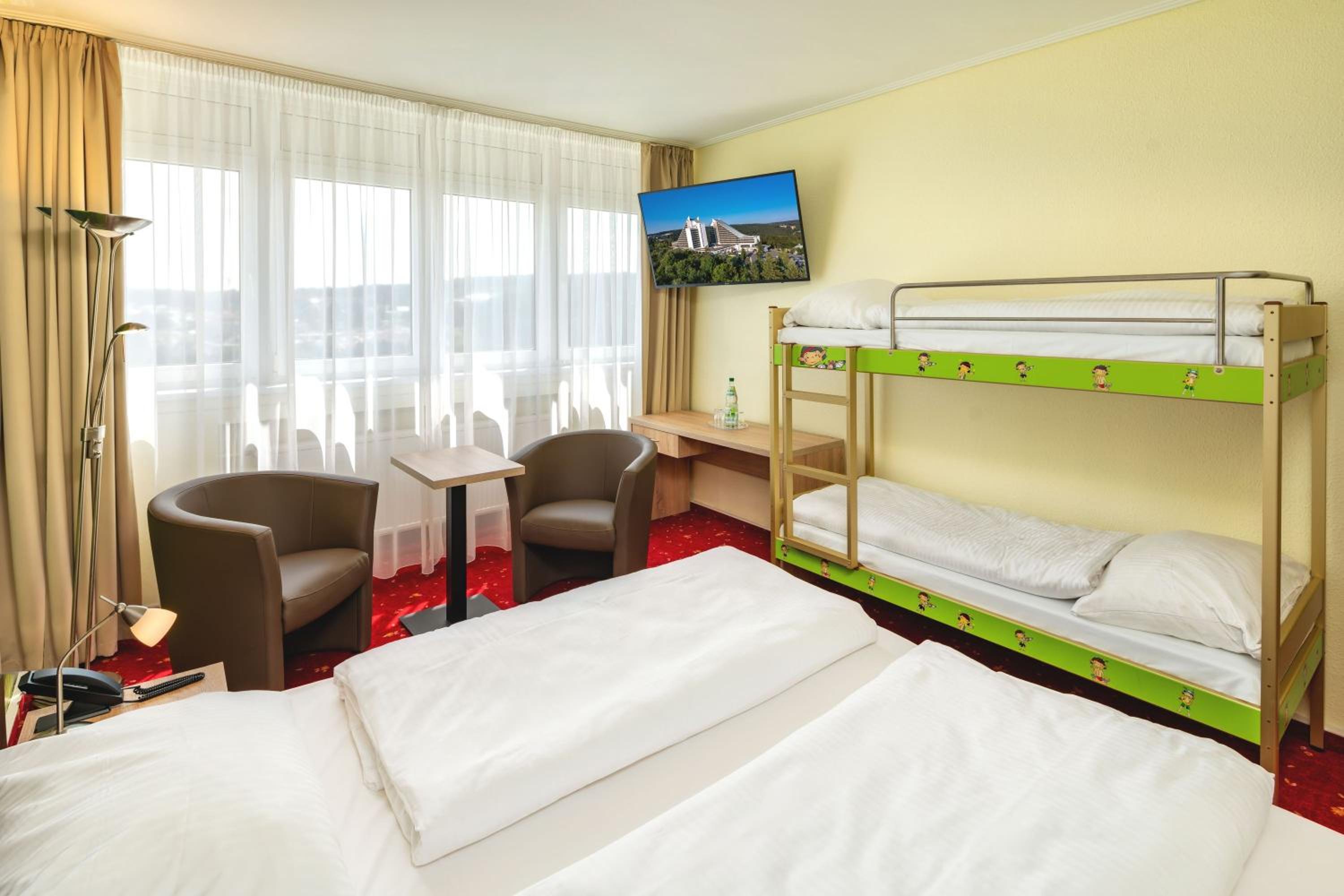 Family Room with Bunk bed (2 Adults + 2 Children)