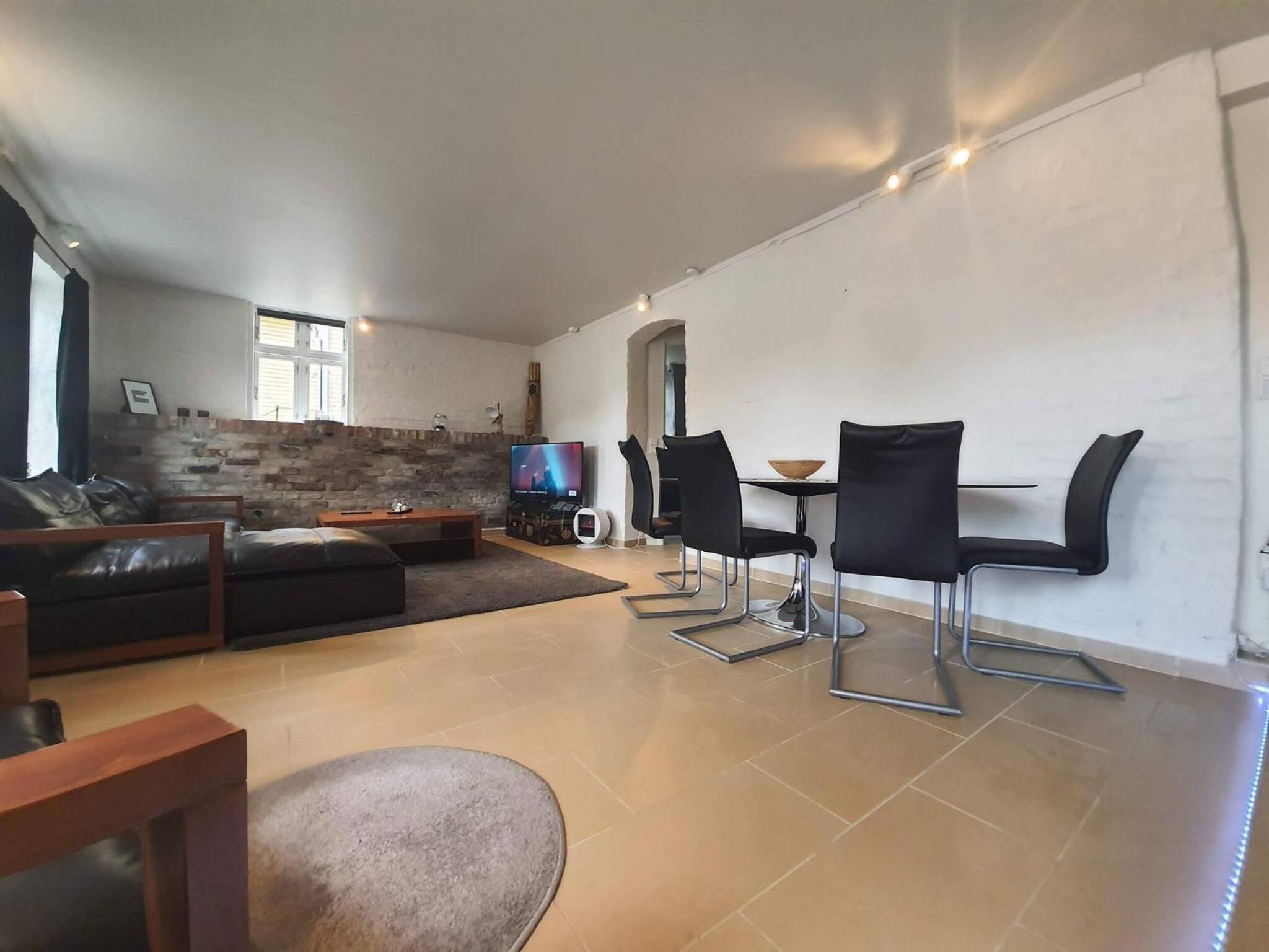 Apartment photo 1